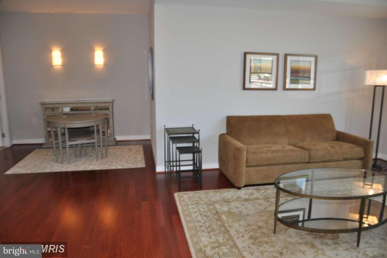 NATIONAL HARBOR - Residential Lease