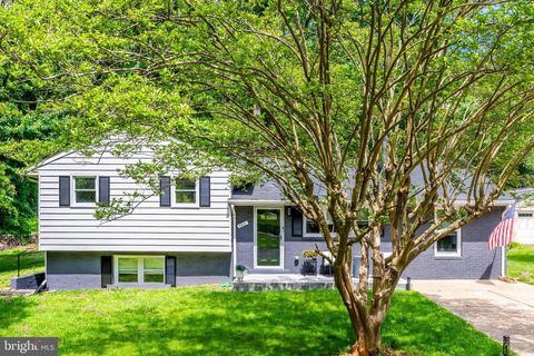 5801 BROOKVIEW DRIVE ALEXANDRIA VA 22310