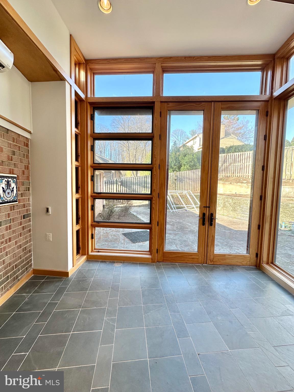 BROYHILL FOREST - Residential Lease