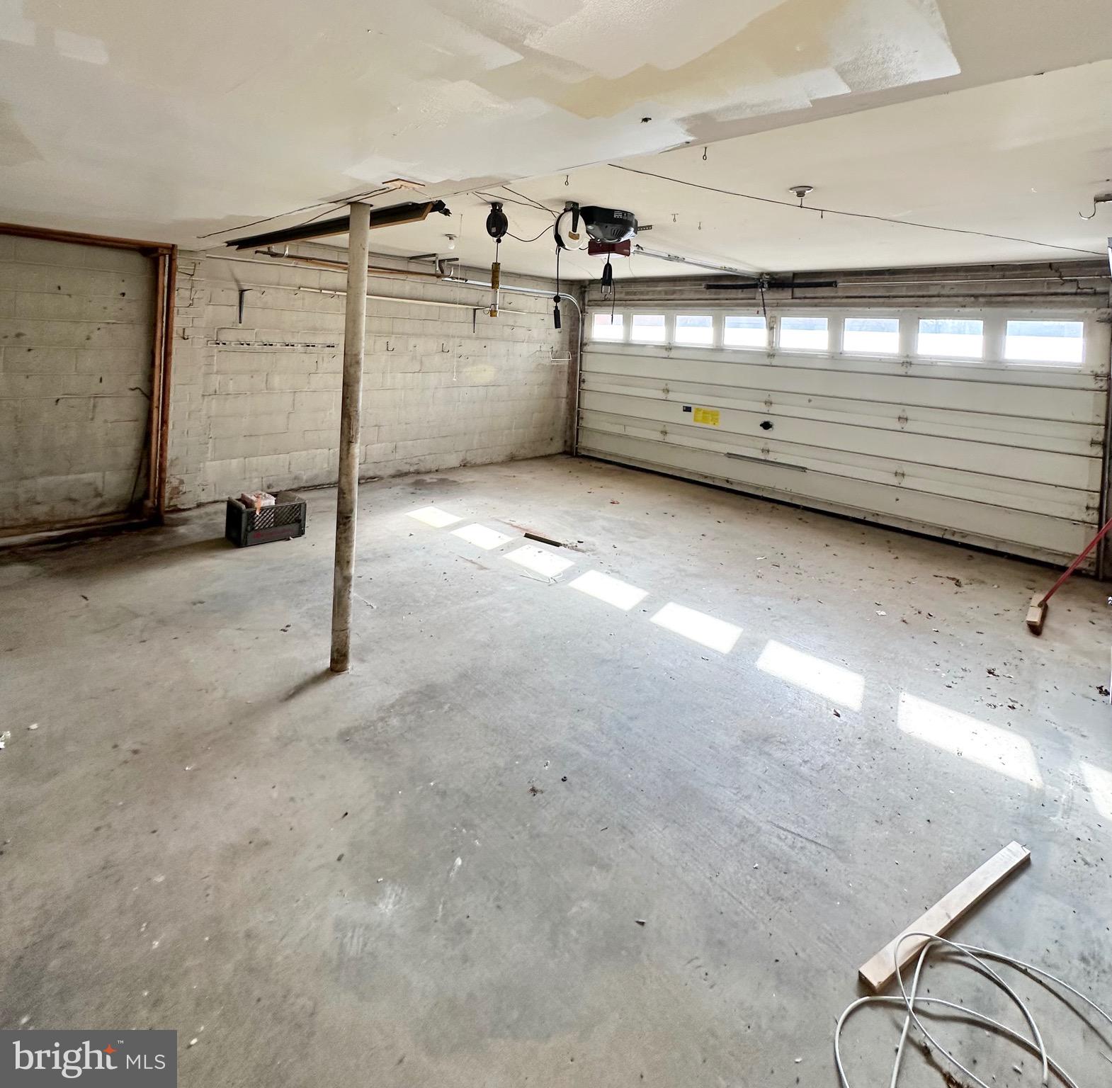 BROYHILL FOREST - Residential Lease