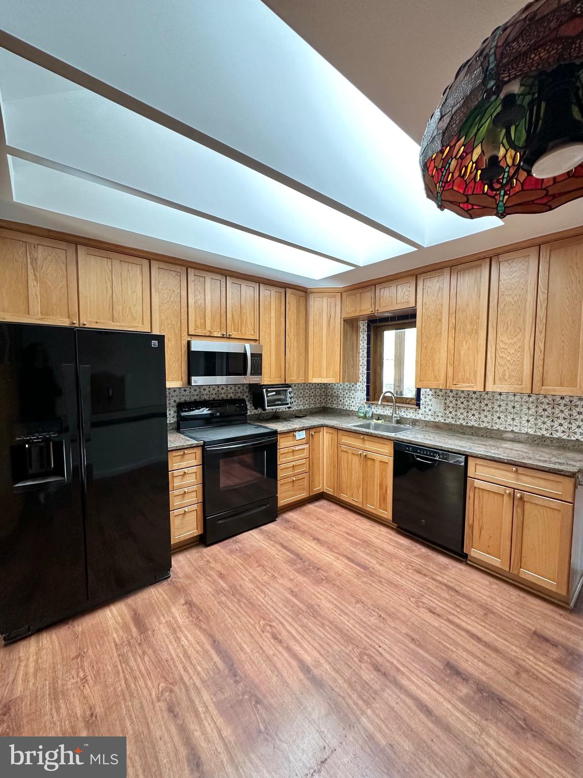 BROYHILL FOREST - Residential Lease