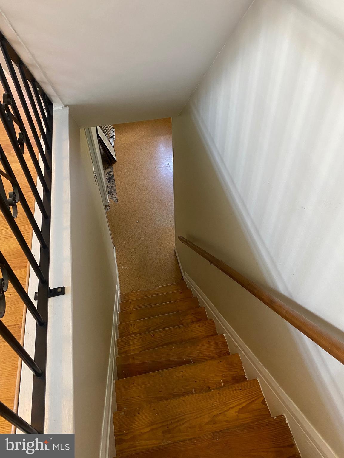 COUNTRY CLUB MANOR - Residential