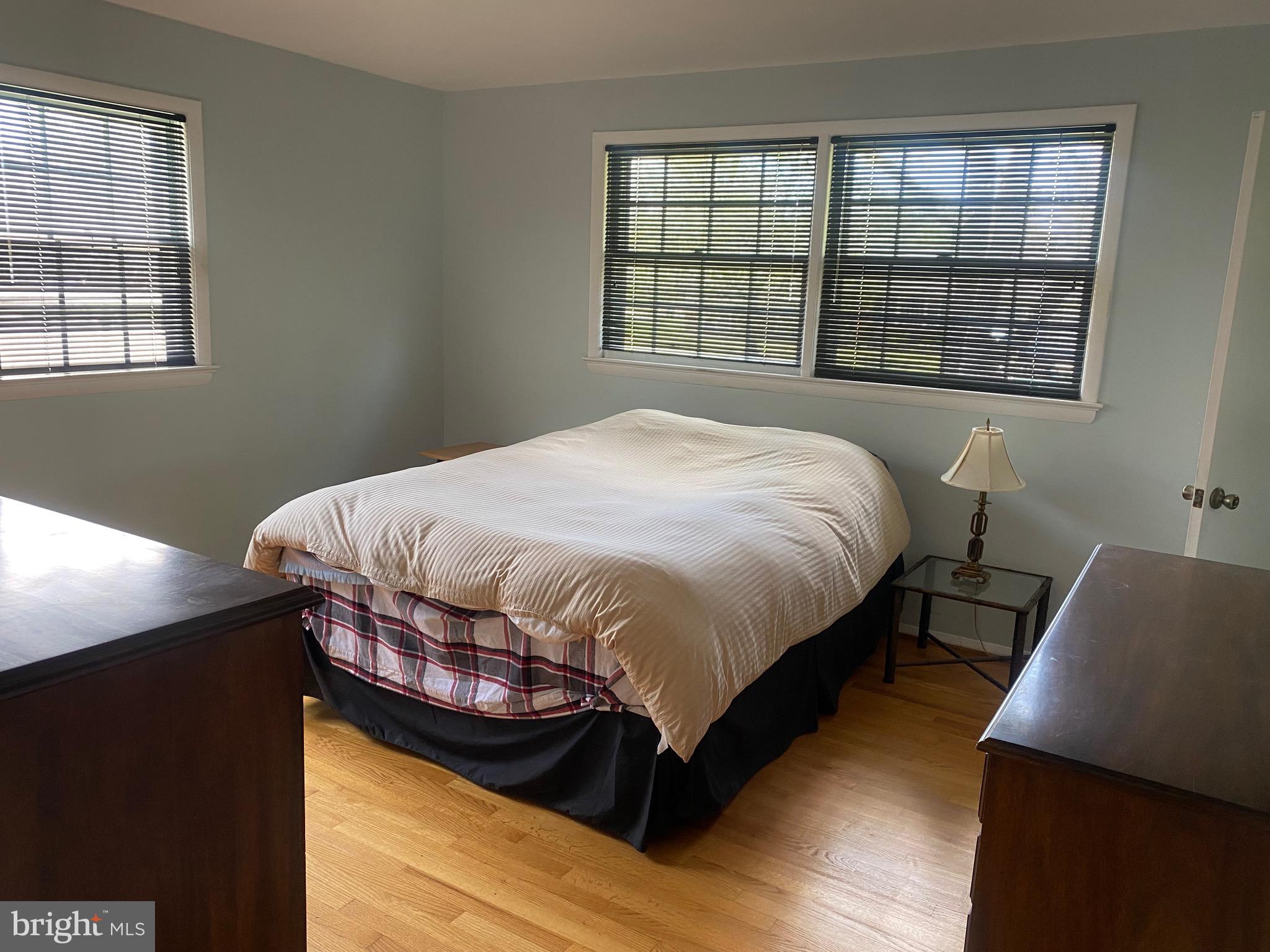 COUNTRY CLUB MANOR - Residential