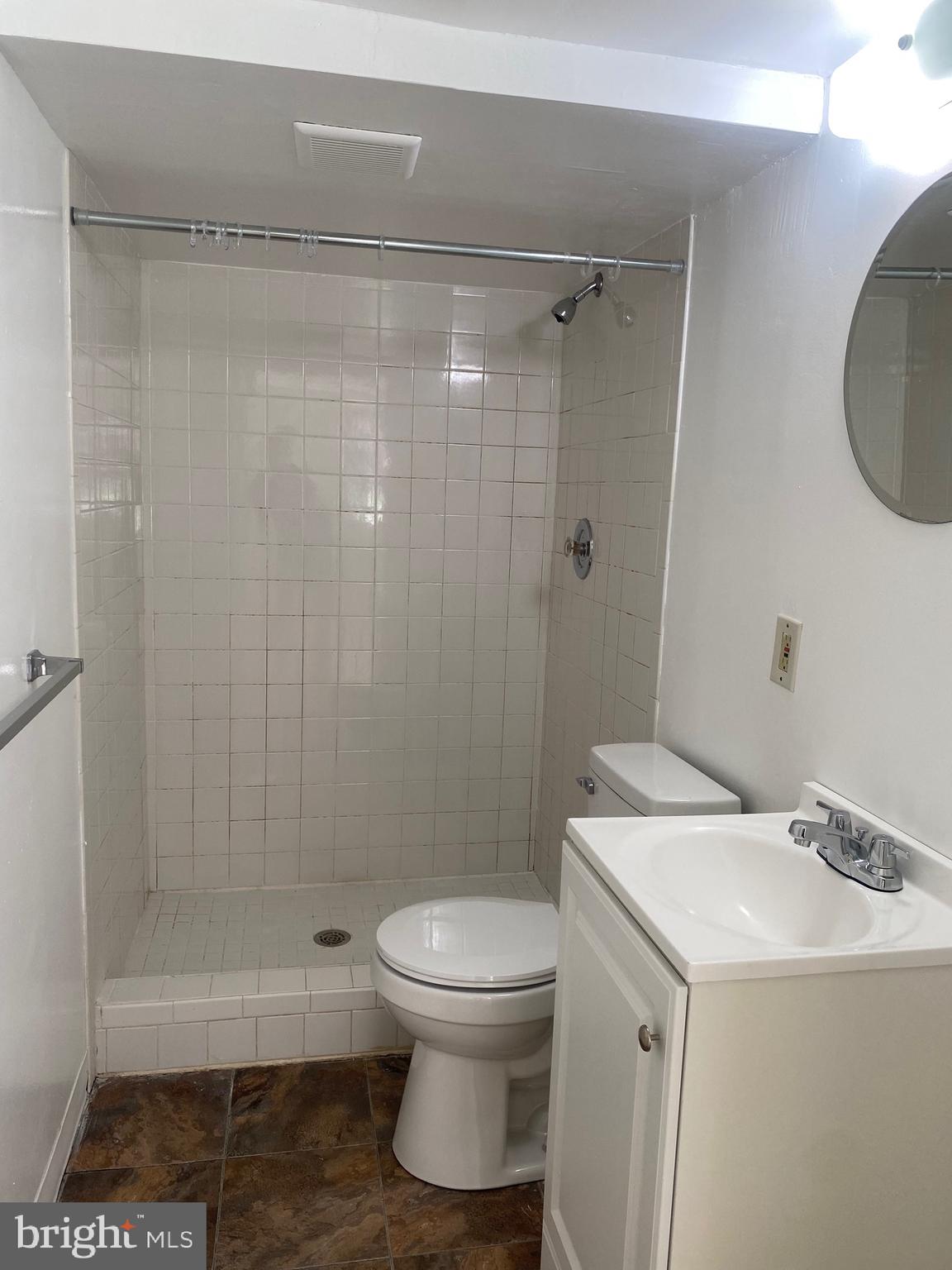 COUNTRY CLUB MANOR - Residential