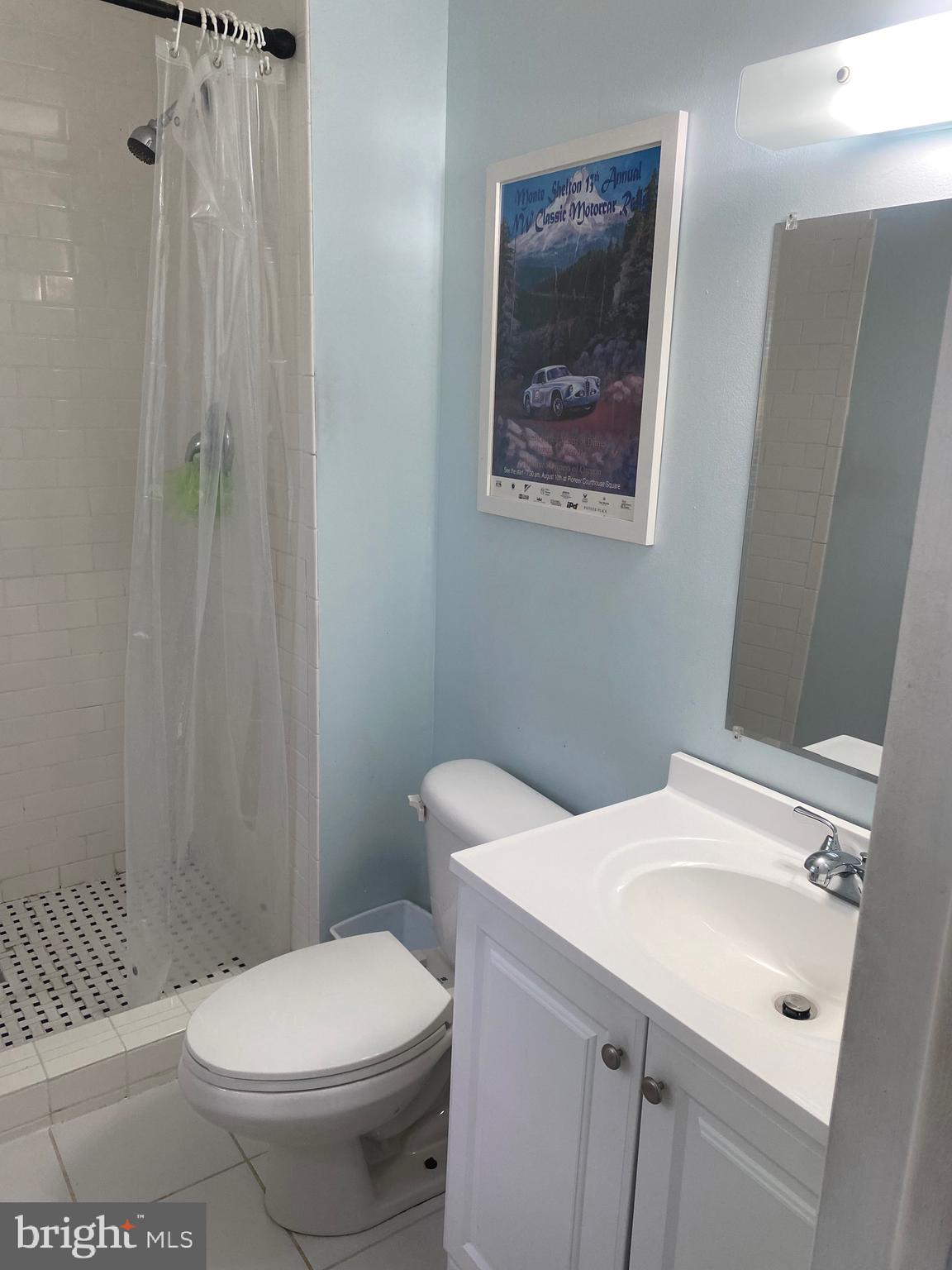 COUNTRY CLUB MANOR - Residential