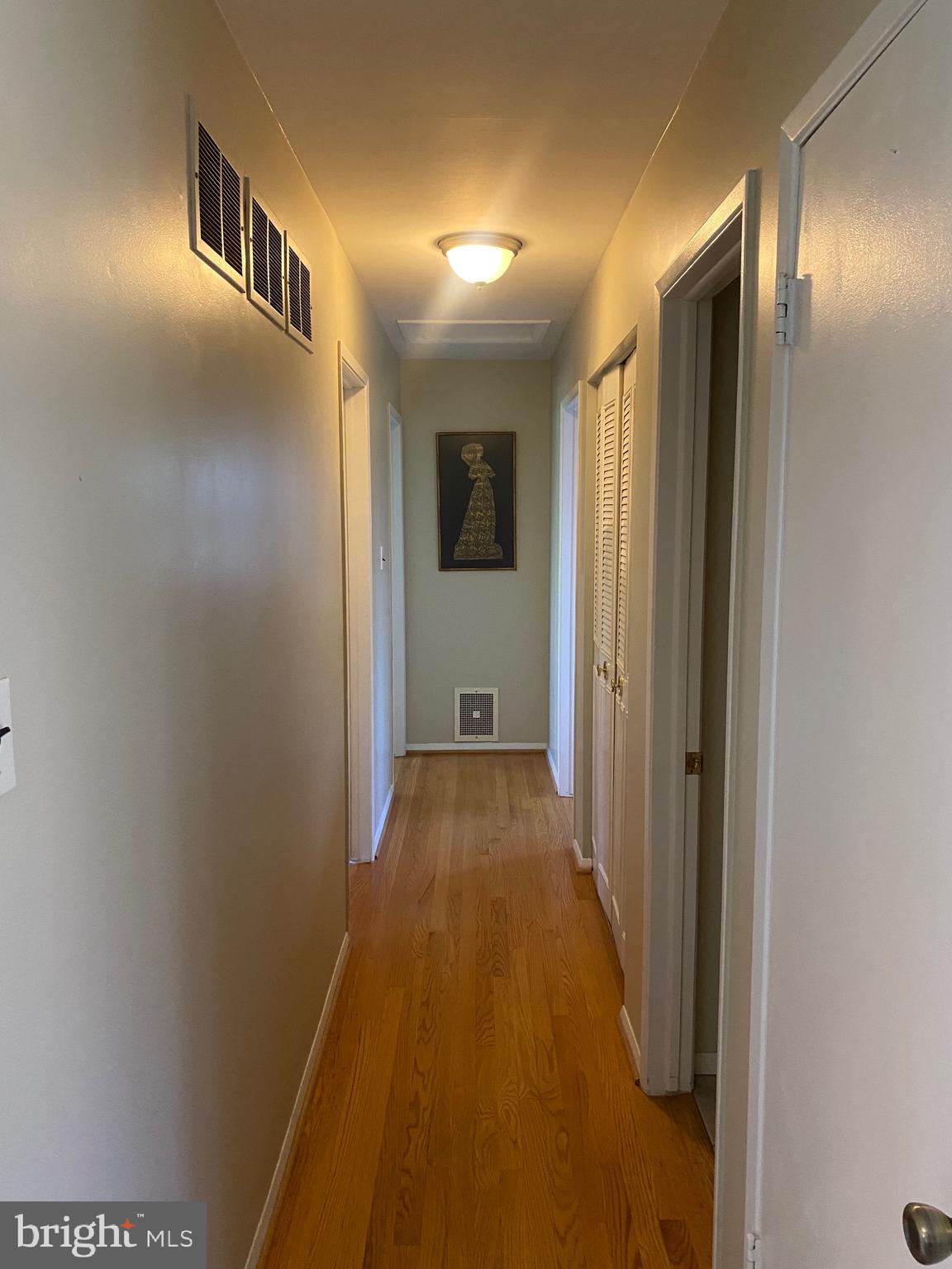 COUNTRY CLUB MANOR - Residential