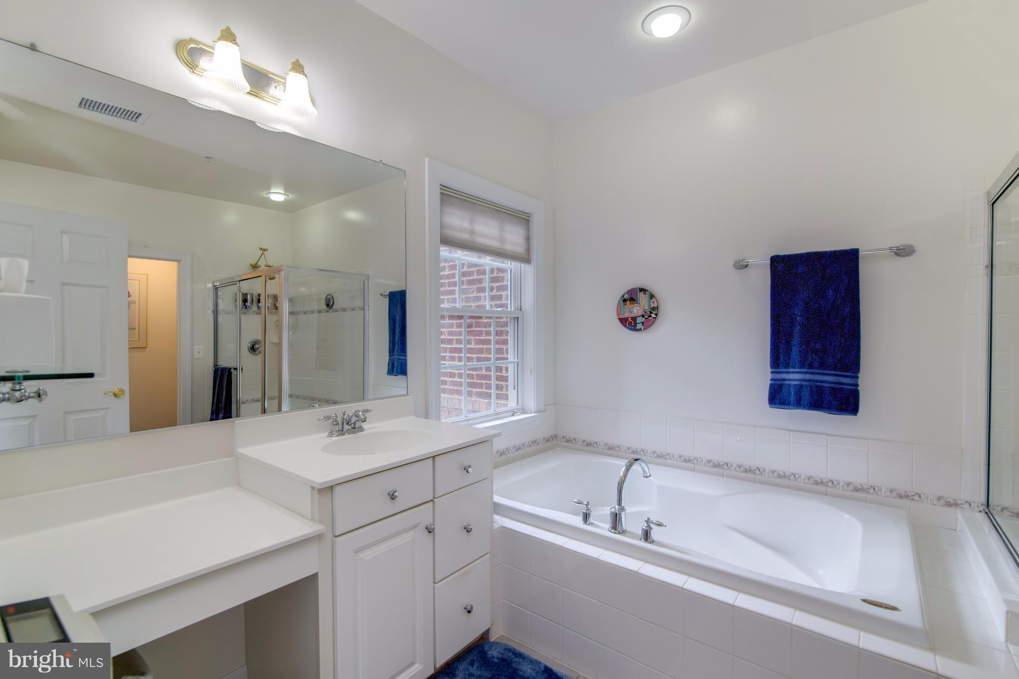 MADISON MANOR - Residential