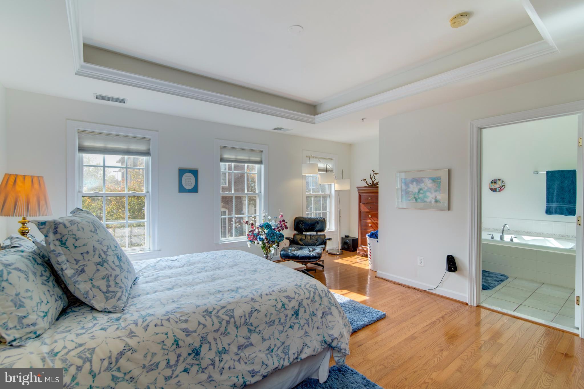 MADISON MANOR - Residential