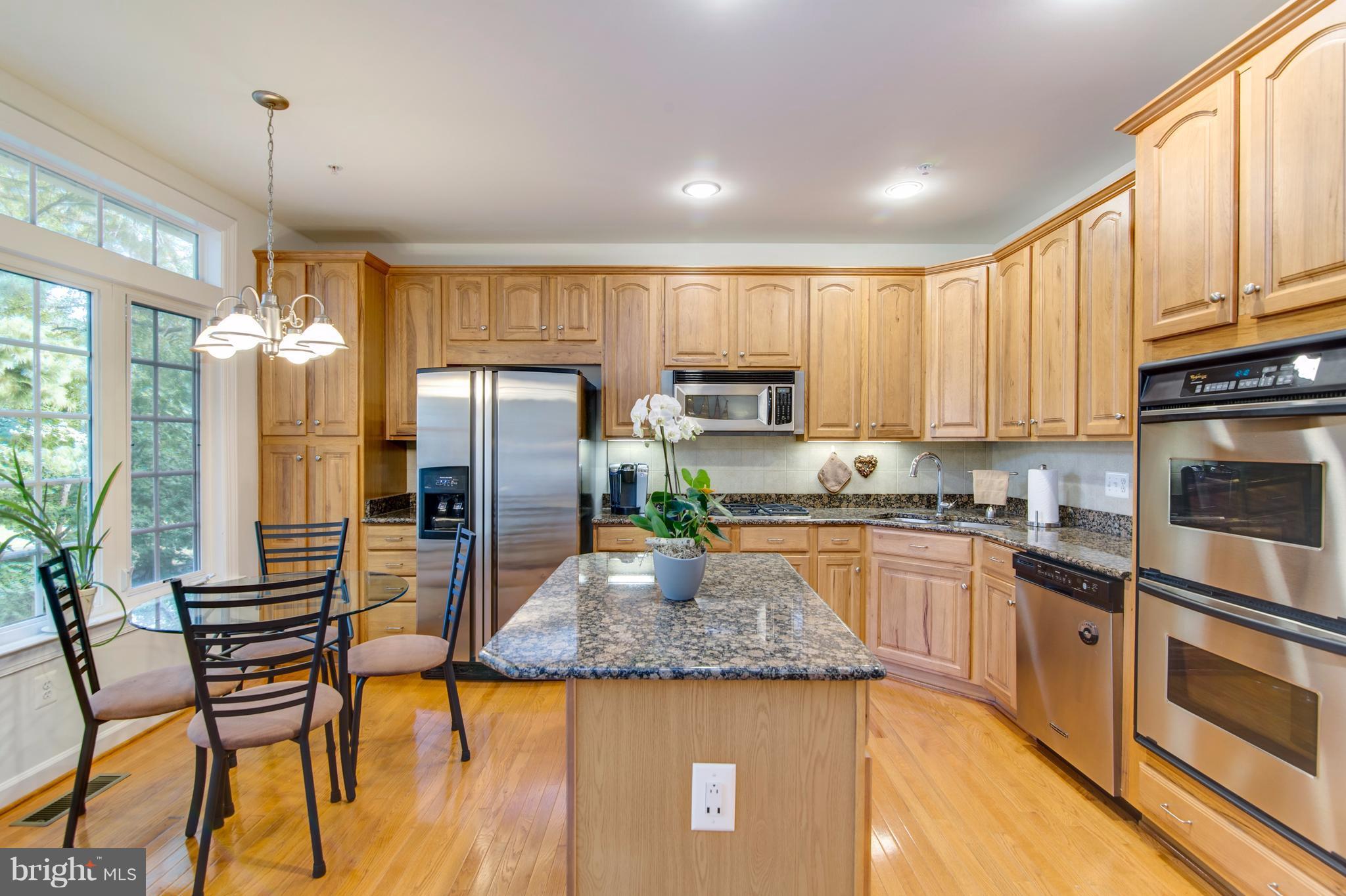 MADISON MANOR - Residential