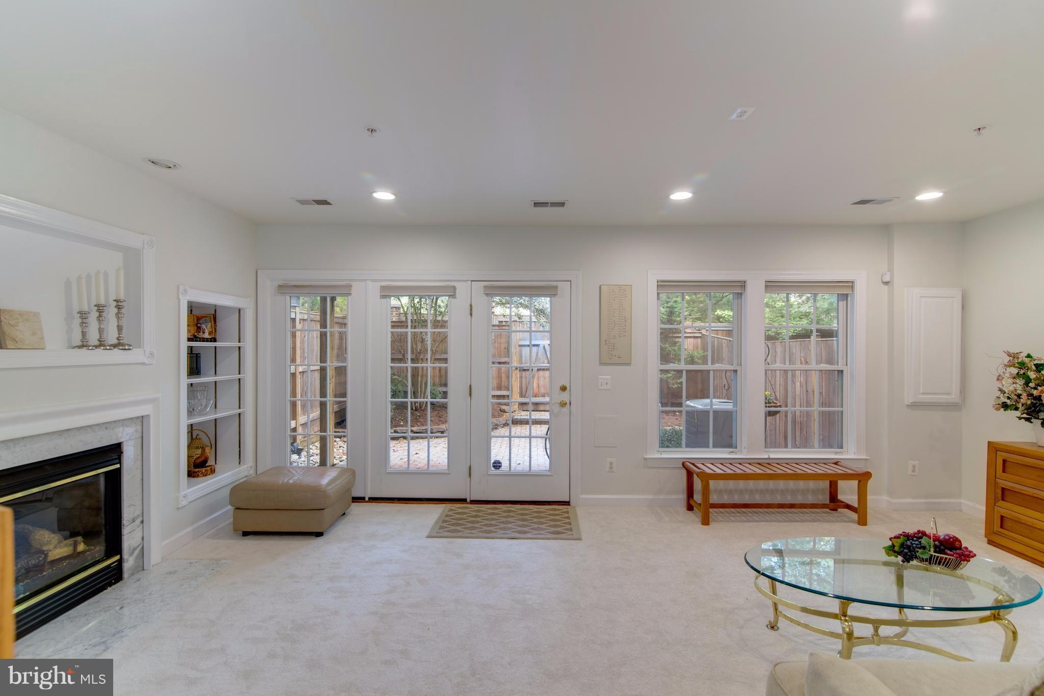 MADISON MANOR - Residential