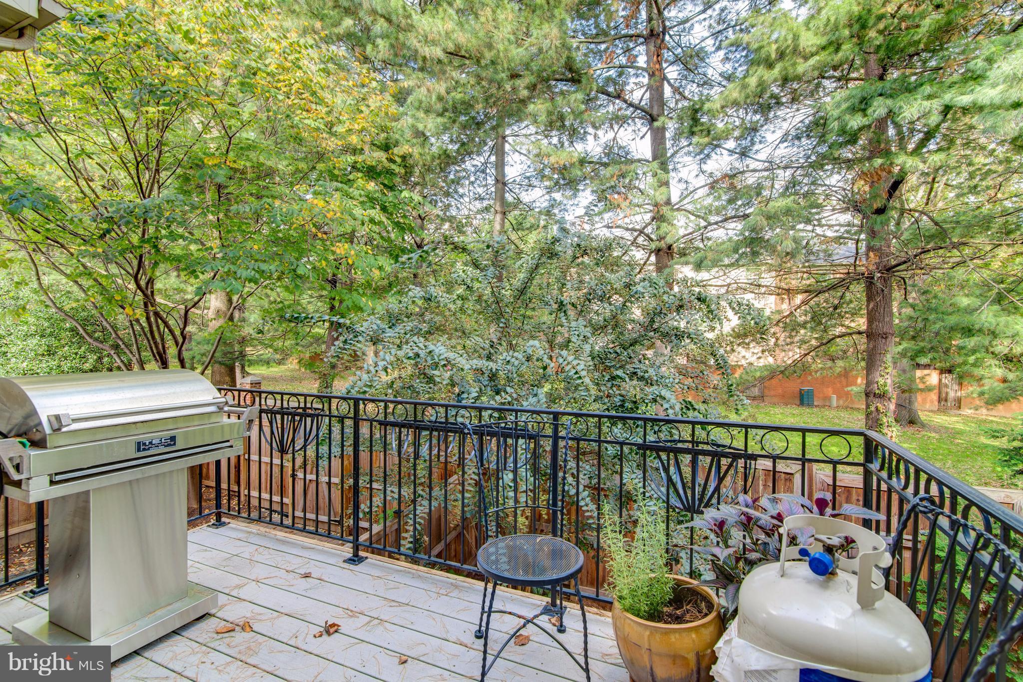 MADISON MANOR - Residential