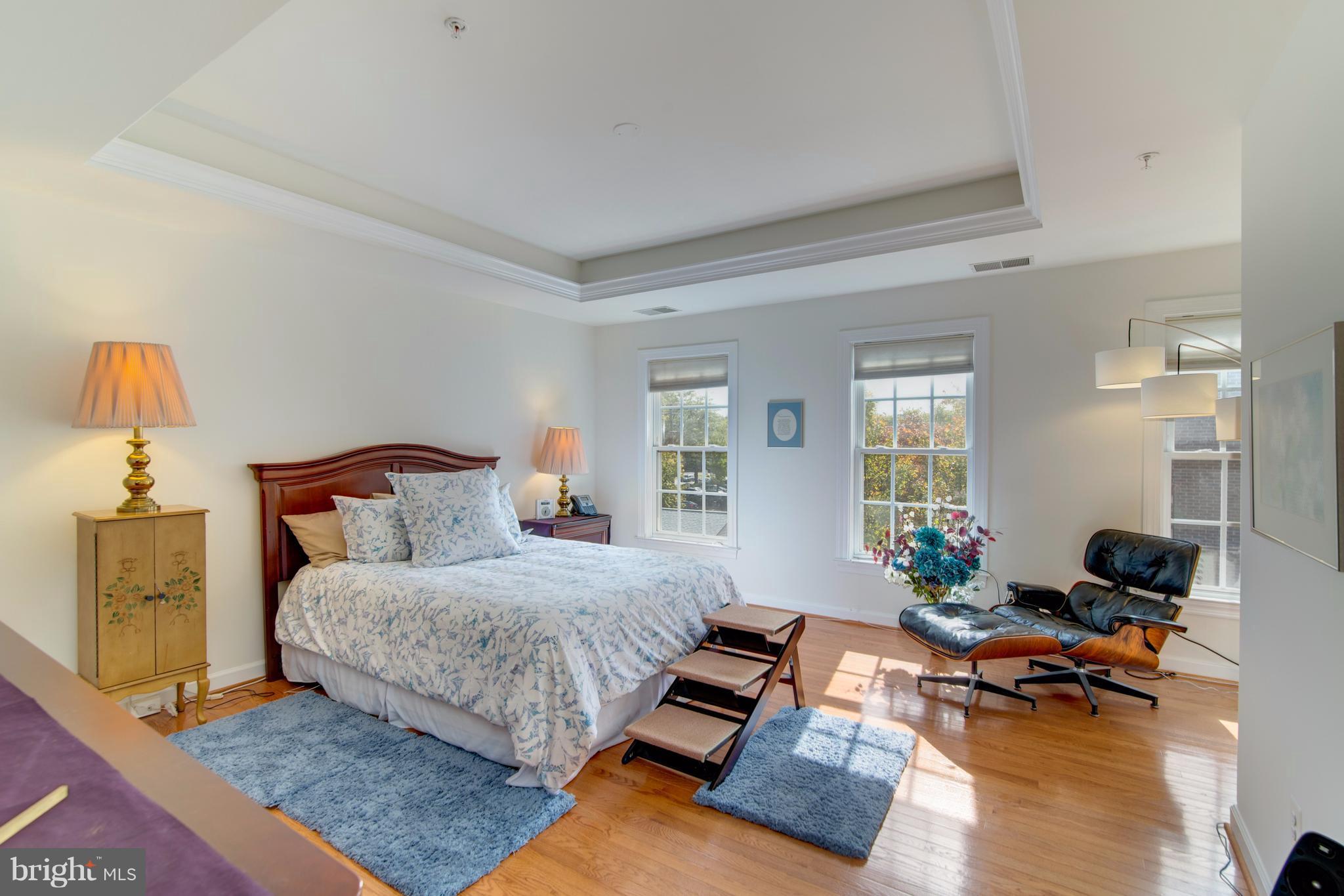 MADISON MANOR - Residential