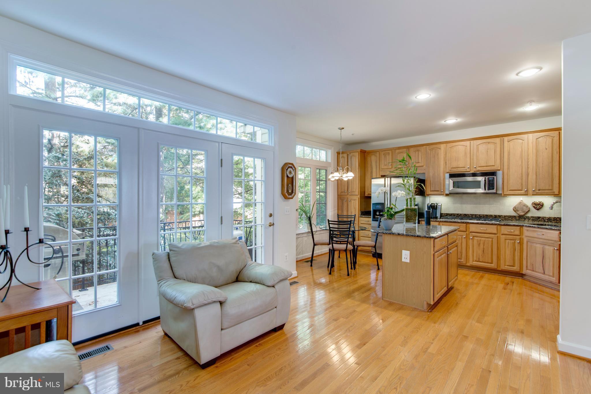 MADISON MANOR - Residential