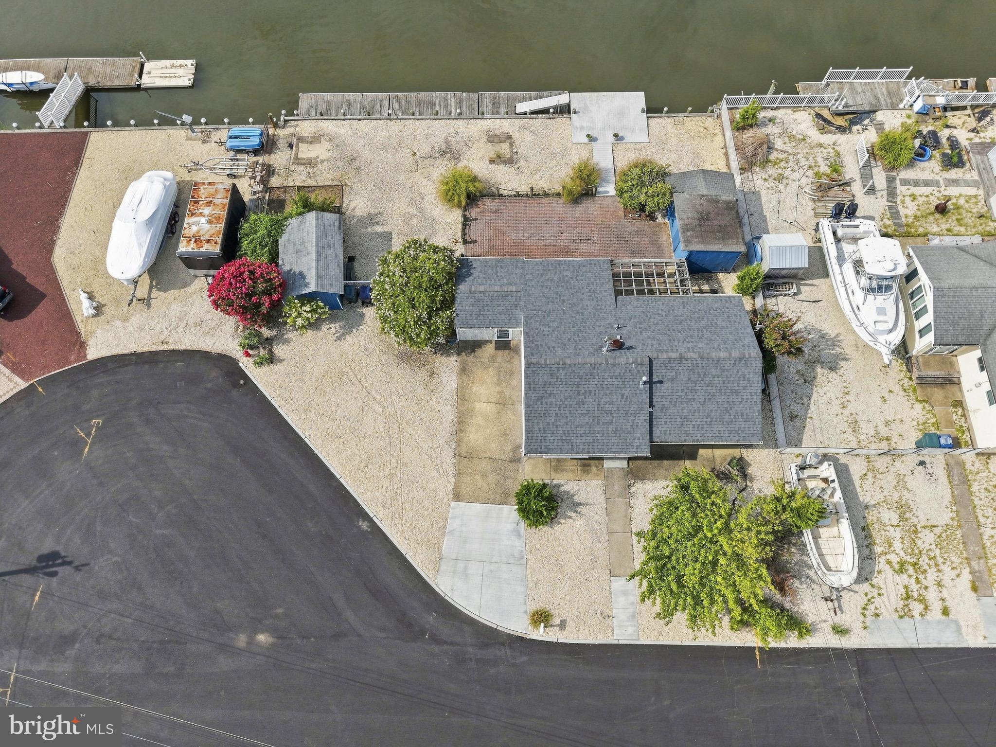134 E POTOMAC DRIVE