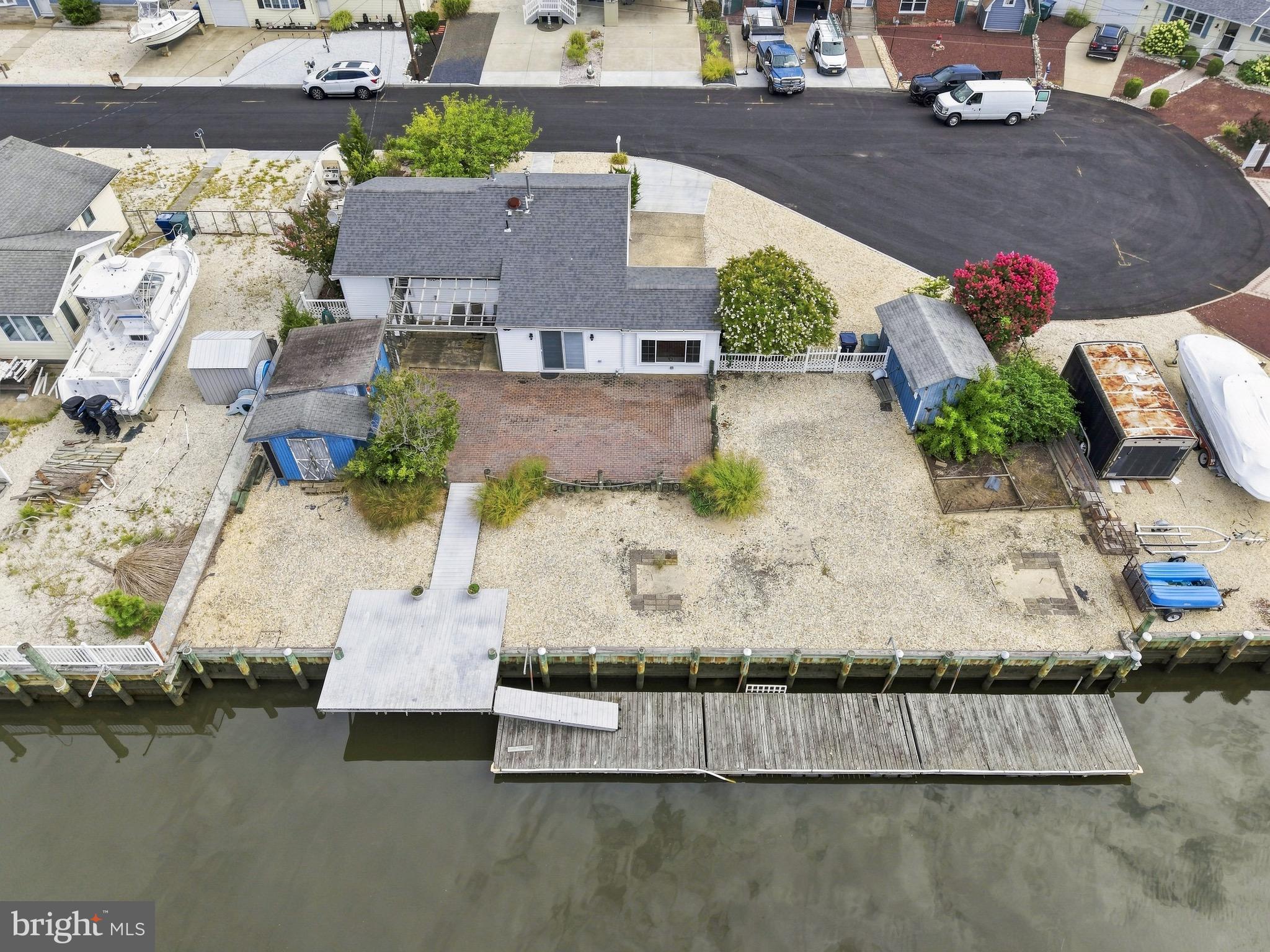 134 E POTOMAC DRIVE