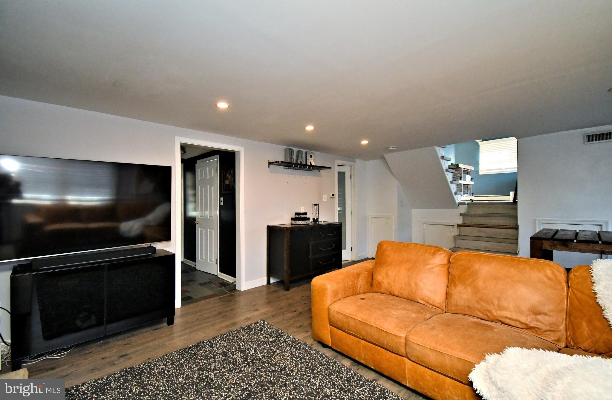 PENNSBURY HGTS - Residential