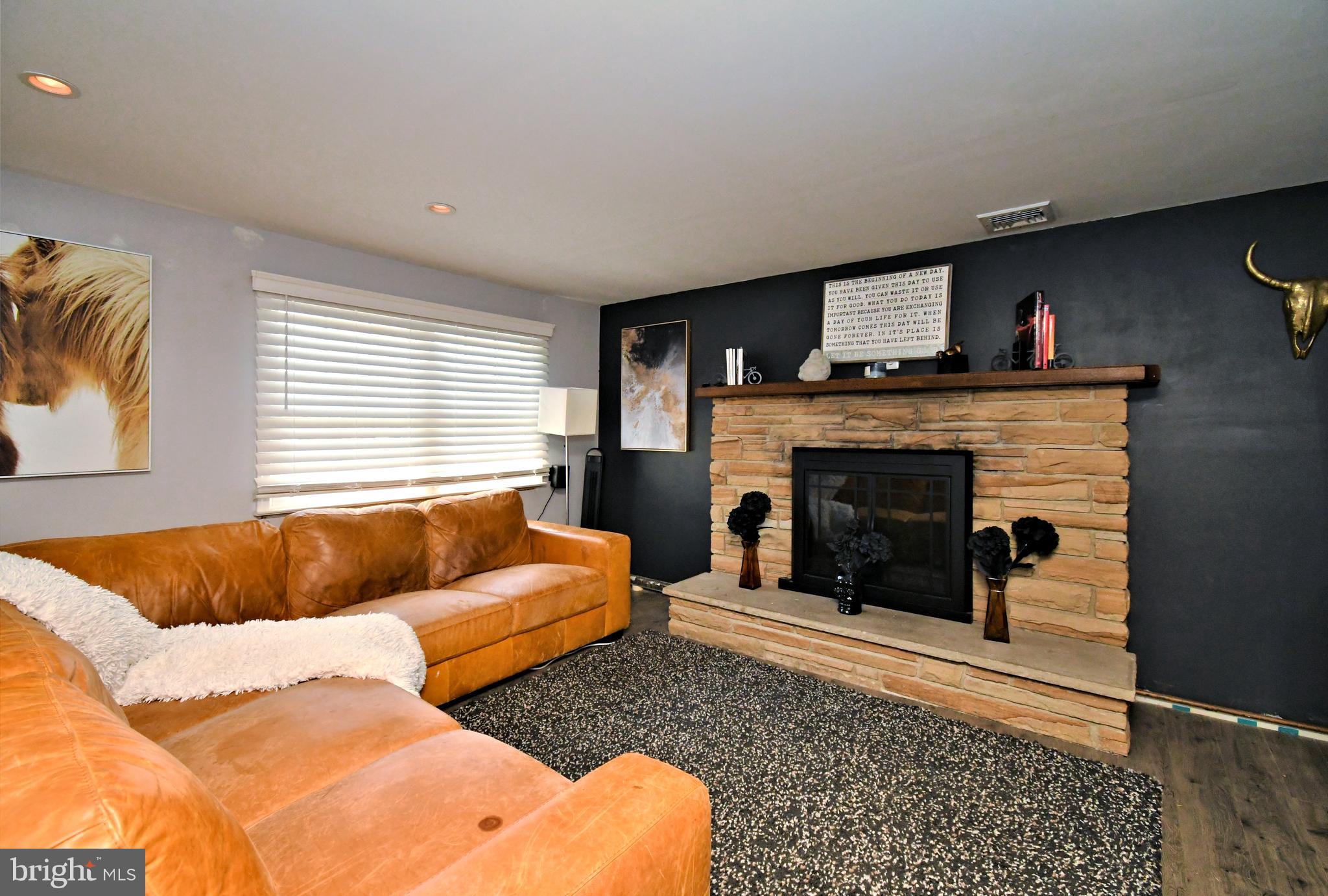 PENNSBURY HGTS - Residential