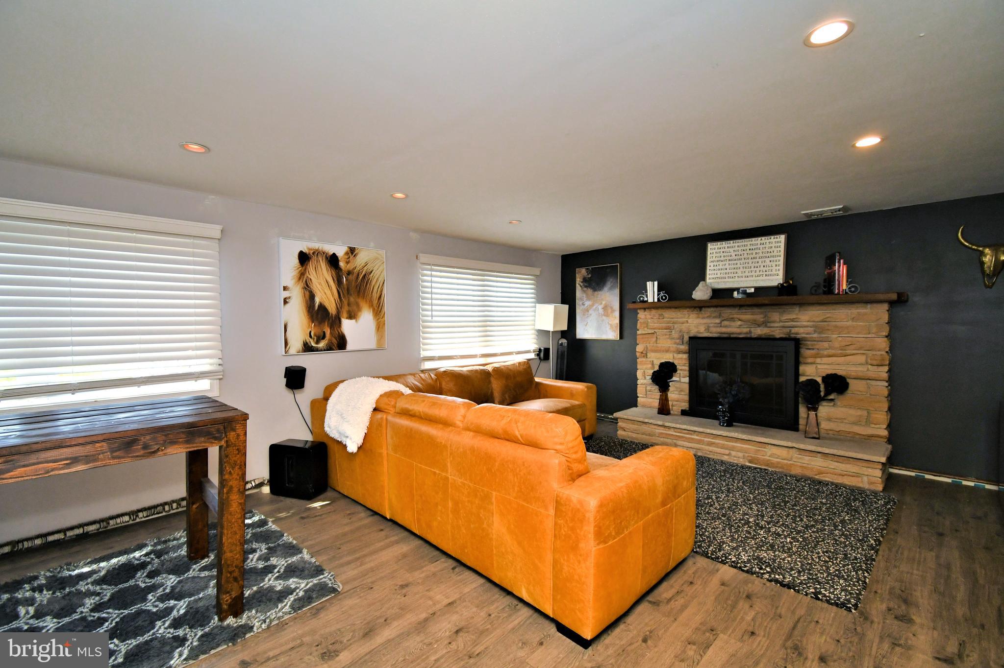 PENNSBURY HGTS - Residential