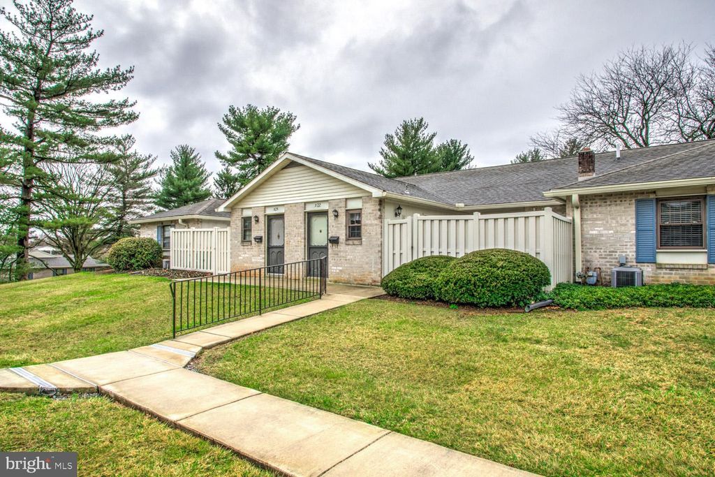 Photo of 322 Valleybrook Drive, Lancaster, PA 17601 (MLS # PALA2047814)