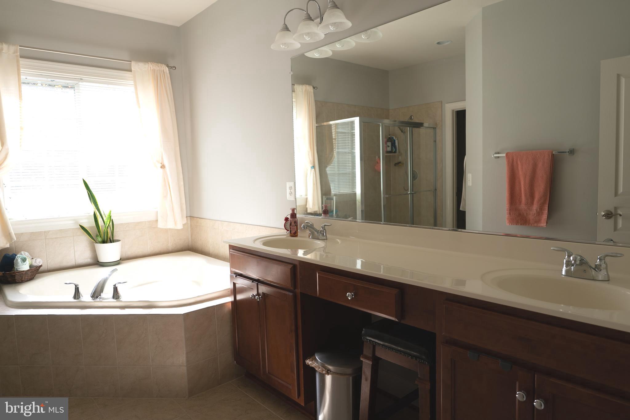 GEORGES ESTATES - Residential Lease