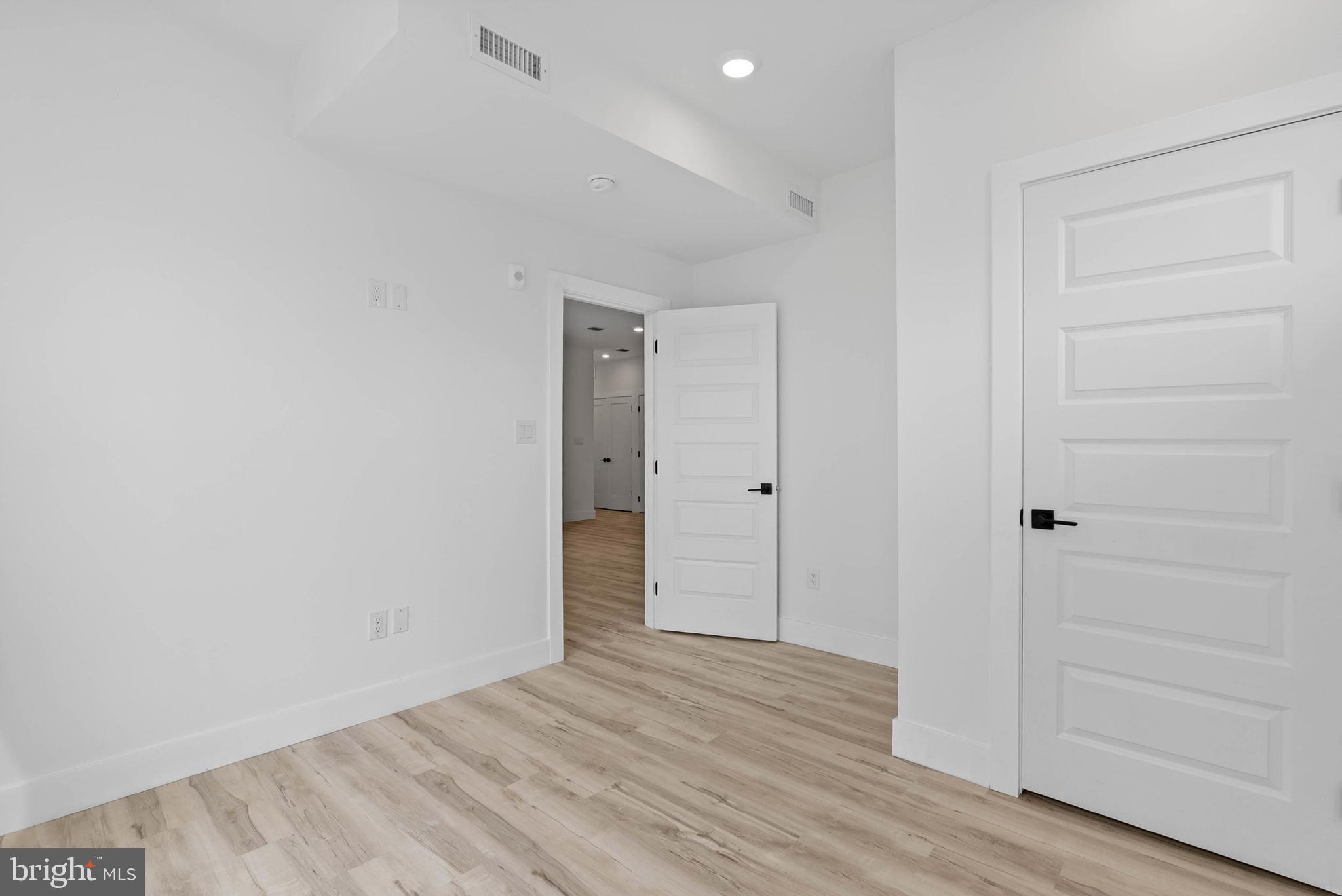 NORRIS SQUARE - Residential Lease