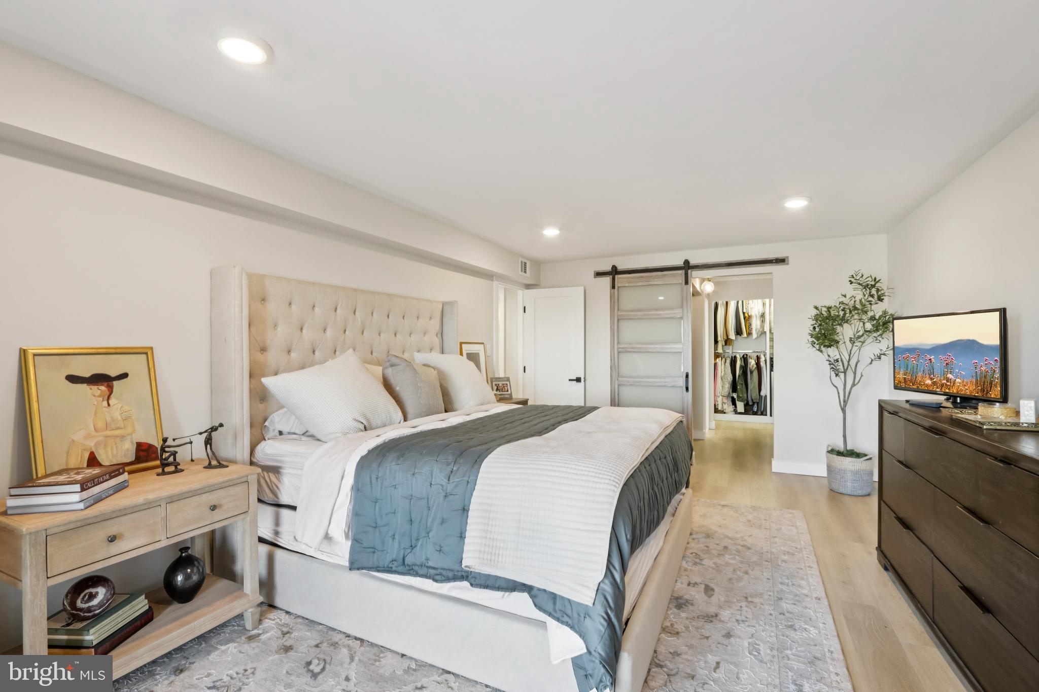 VALLEY FORGE TOWER - Residential