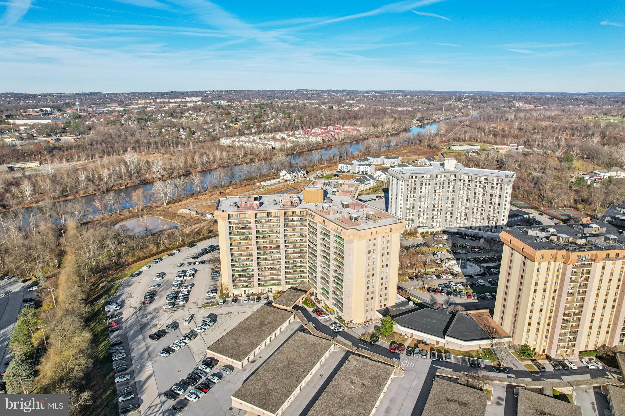 VALLEY FORGE TOWER - Residential