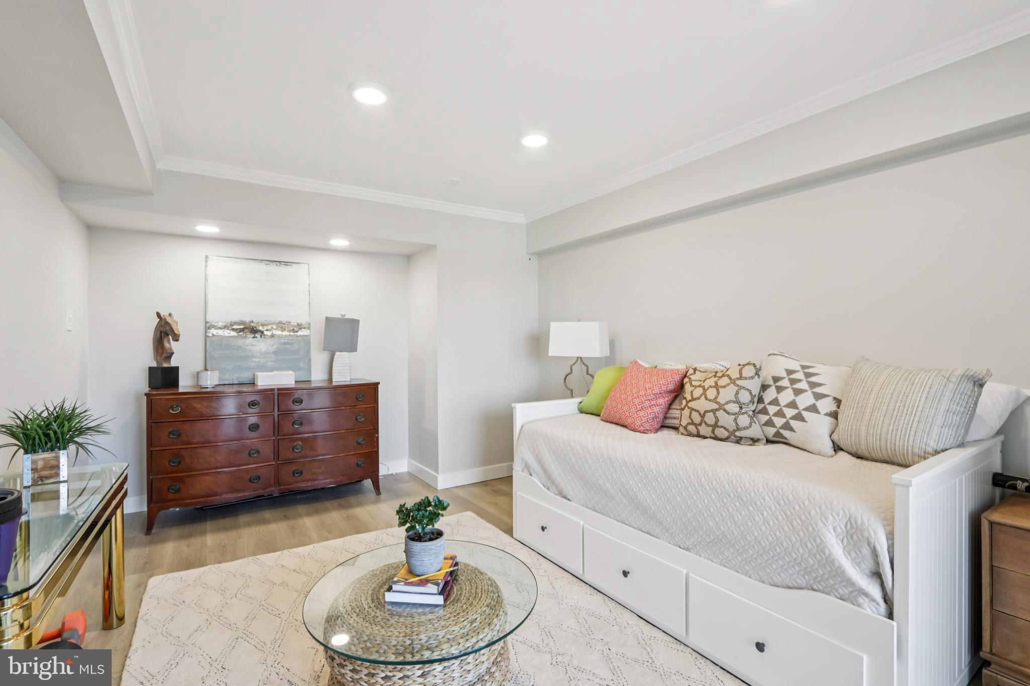 VALLEY FORGE TOWER - Residential