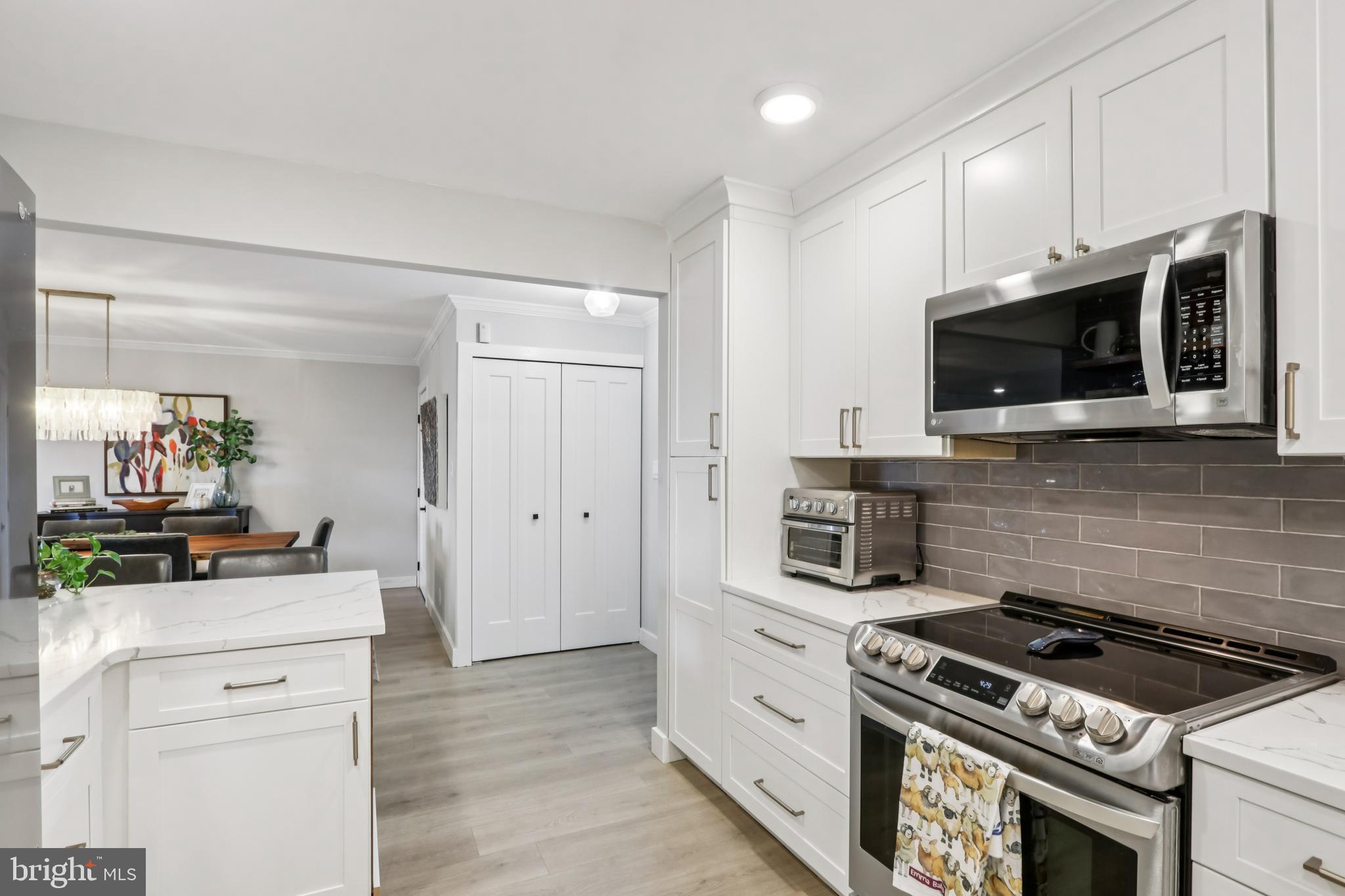 VALLEY FORGE TOWER - Residential