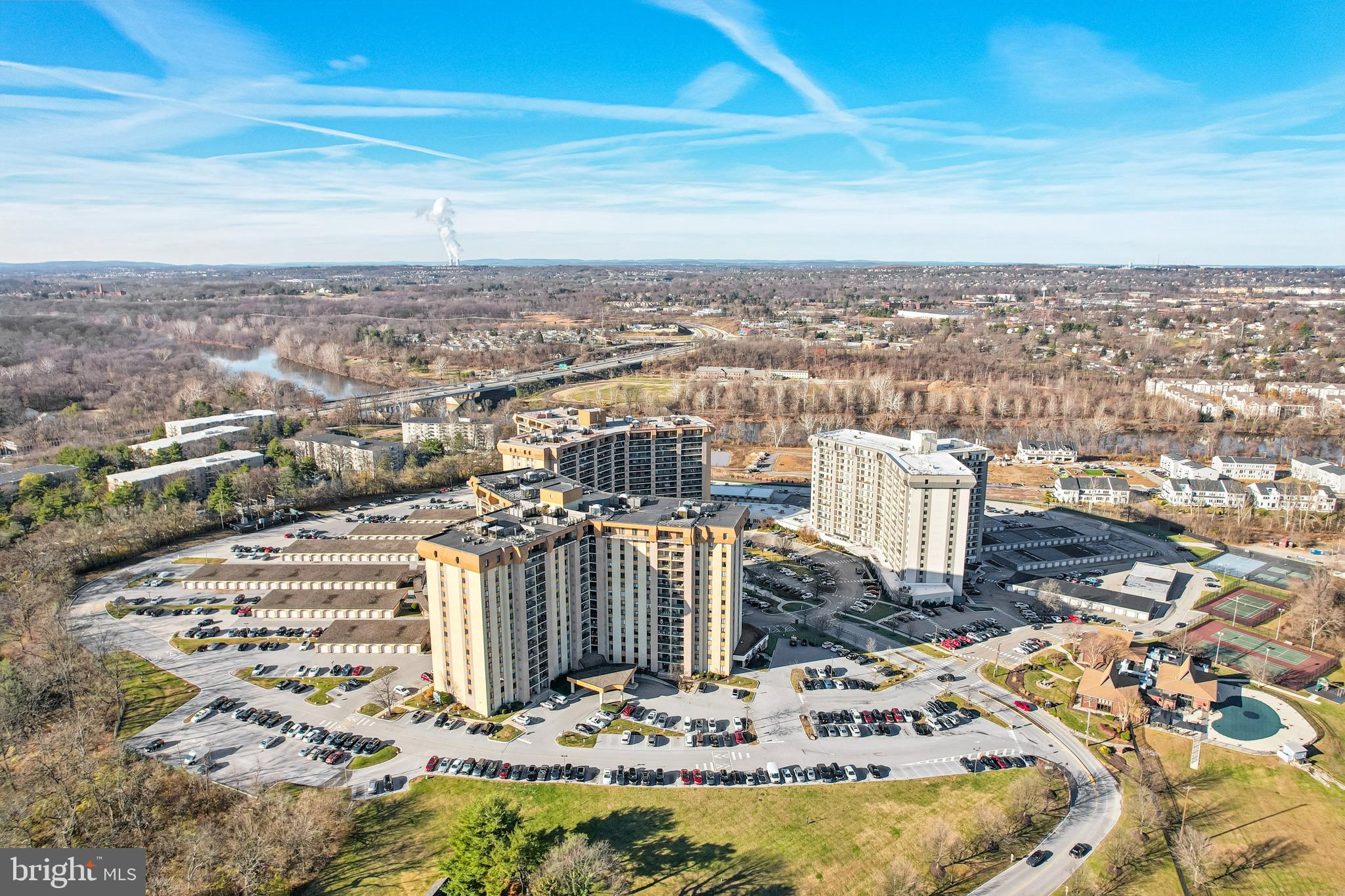 VALLEY FORGE TOWER - Residential