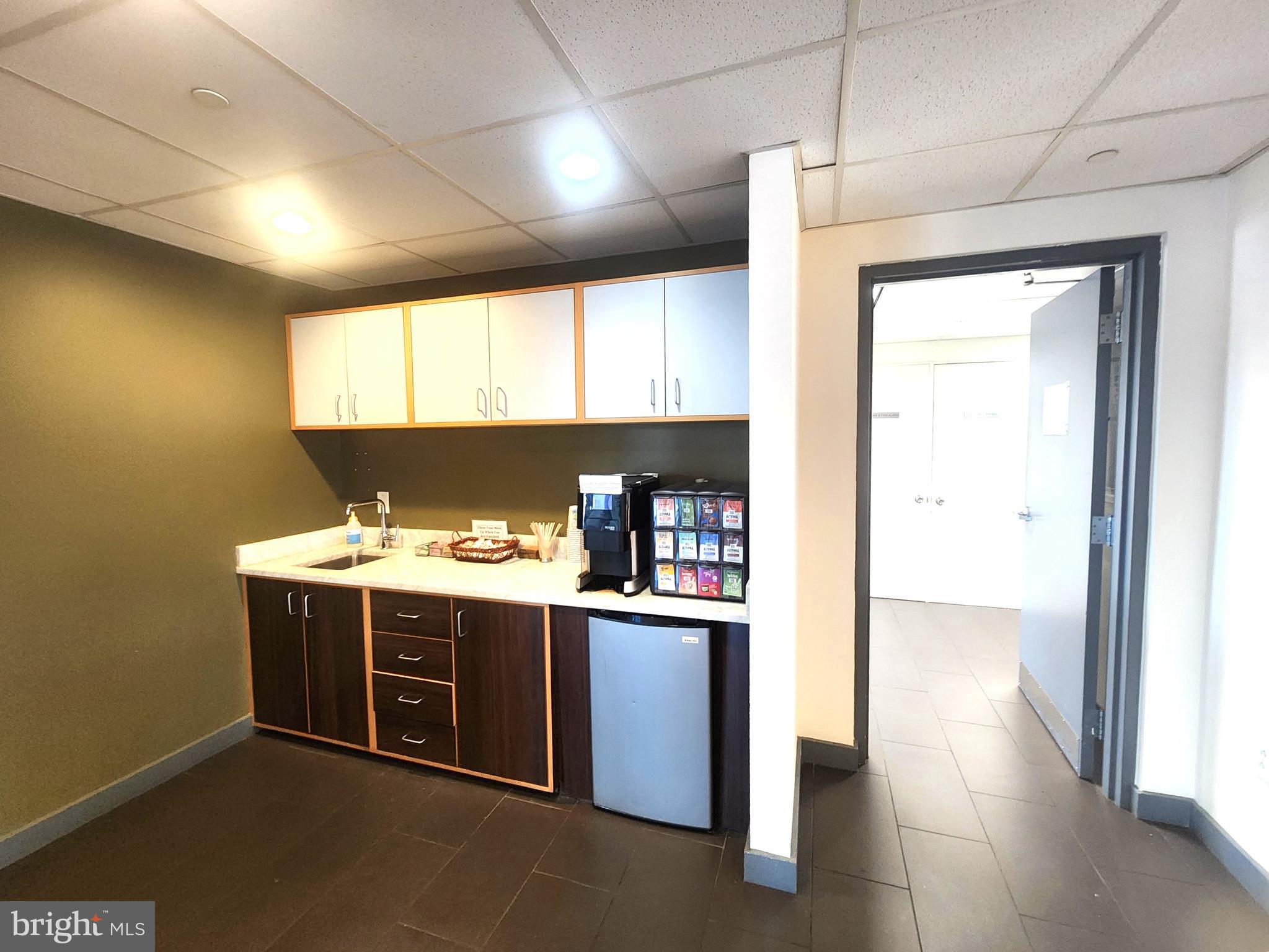 VALLEY FORGE TOWER - Residential