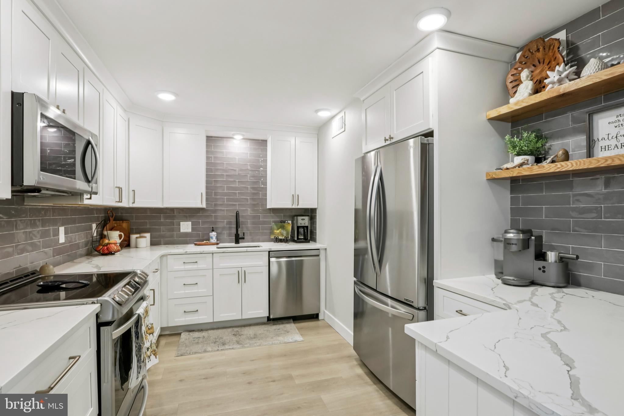 VALLEY FORGE TOWER - Residential