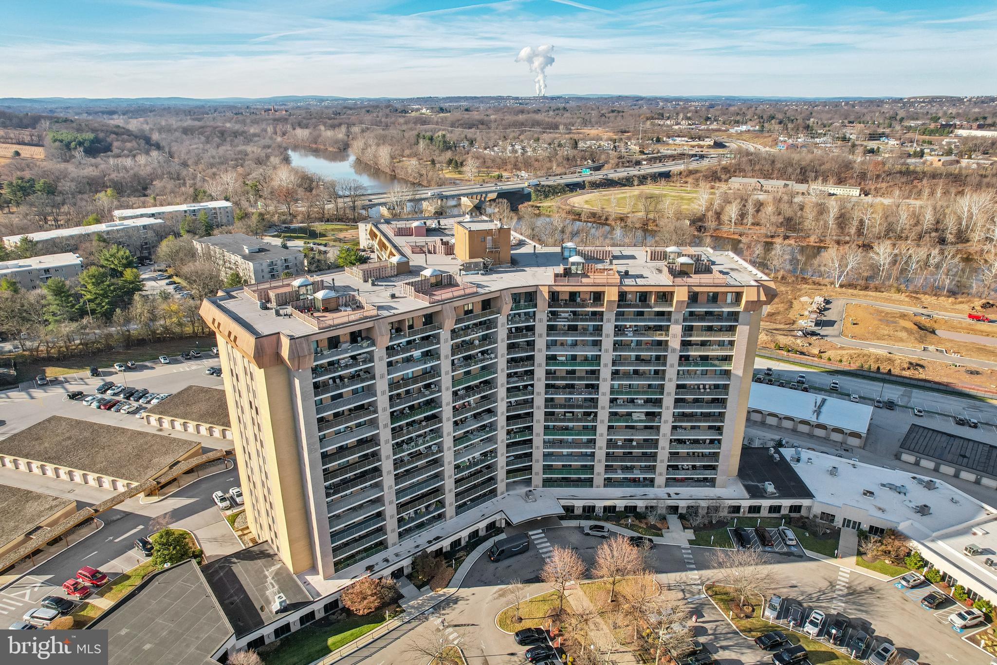 VALLEY FORGE TOWER - Residential