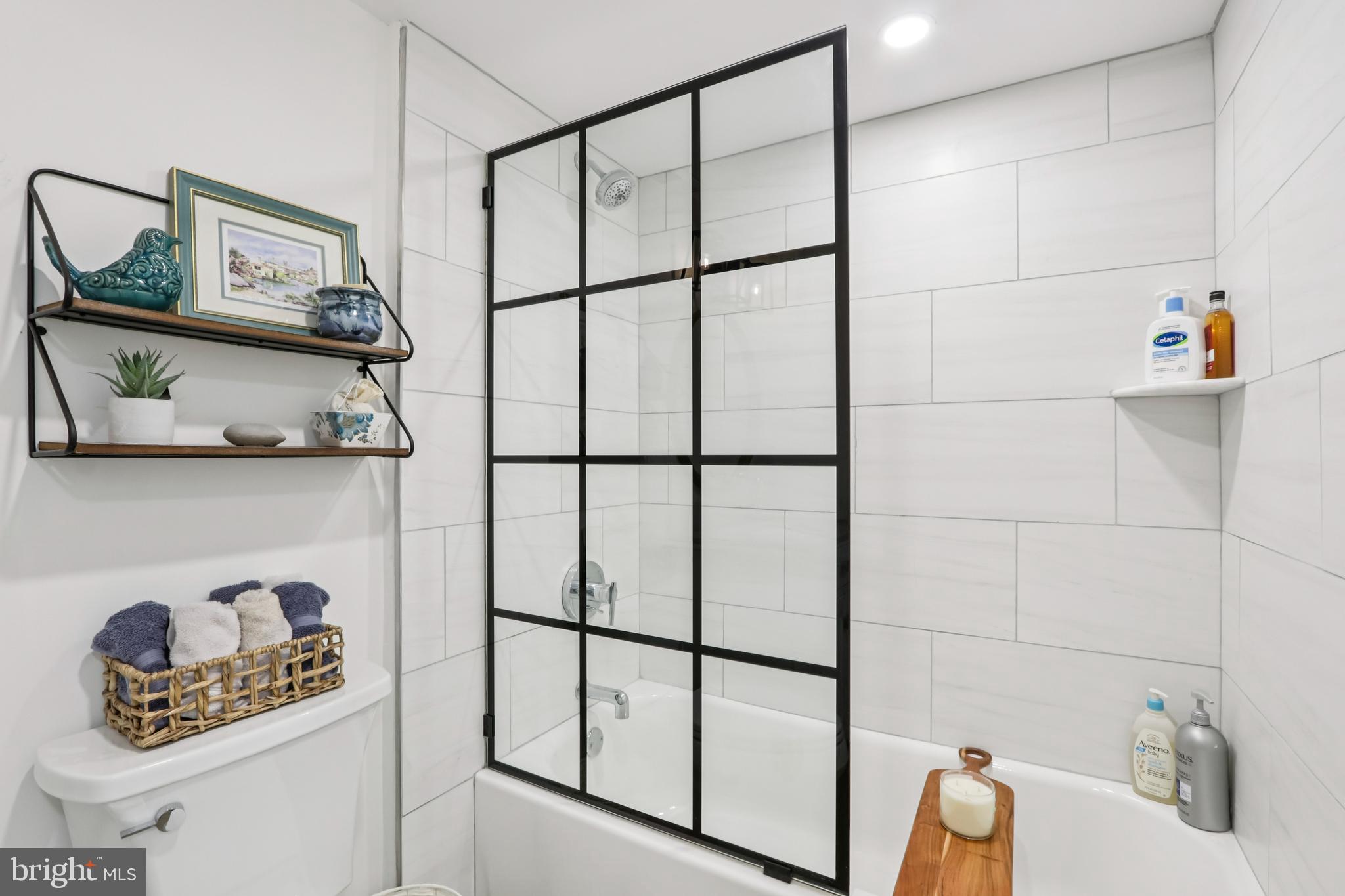 VALLEY FORGE TOWER - Residential