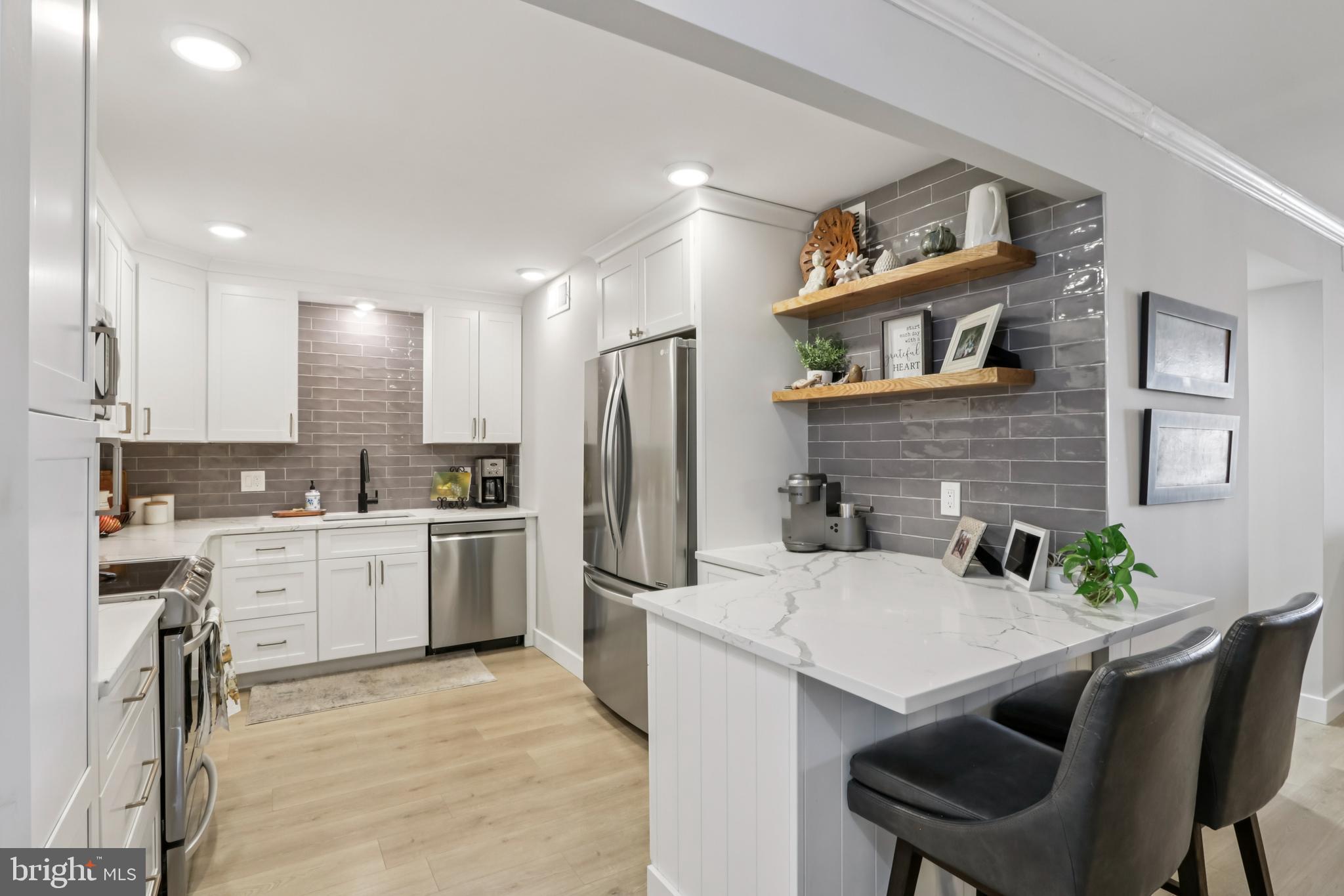 VALLEY FORGE TOWER - Residential