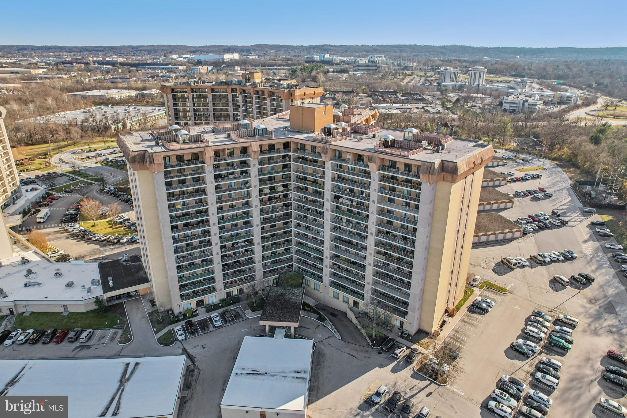 VALLEY FORGE TOWER - Residential