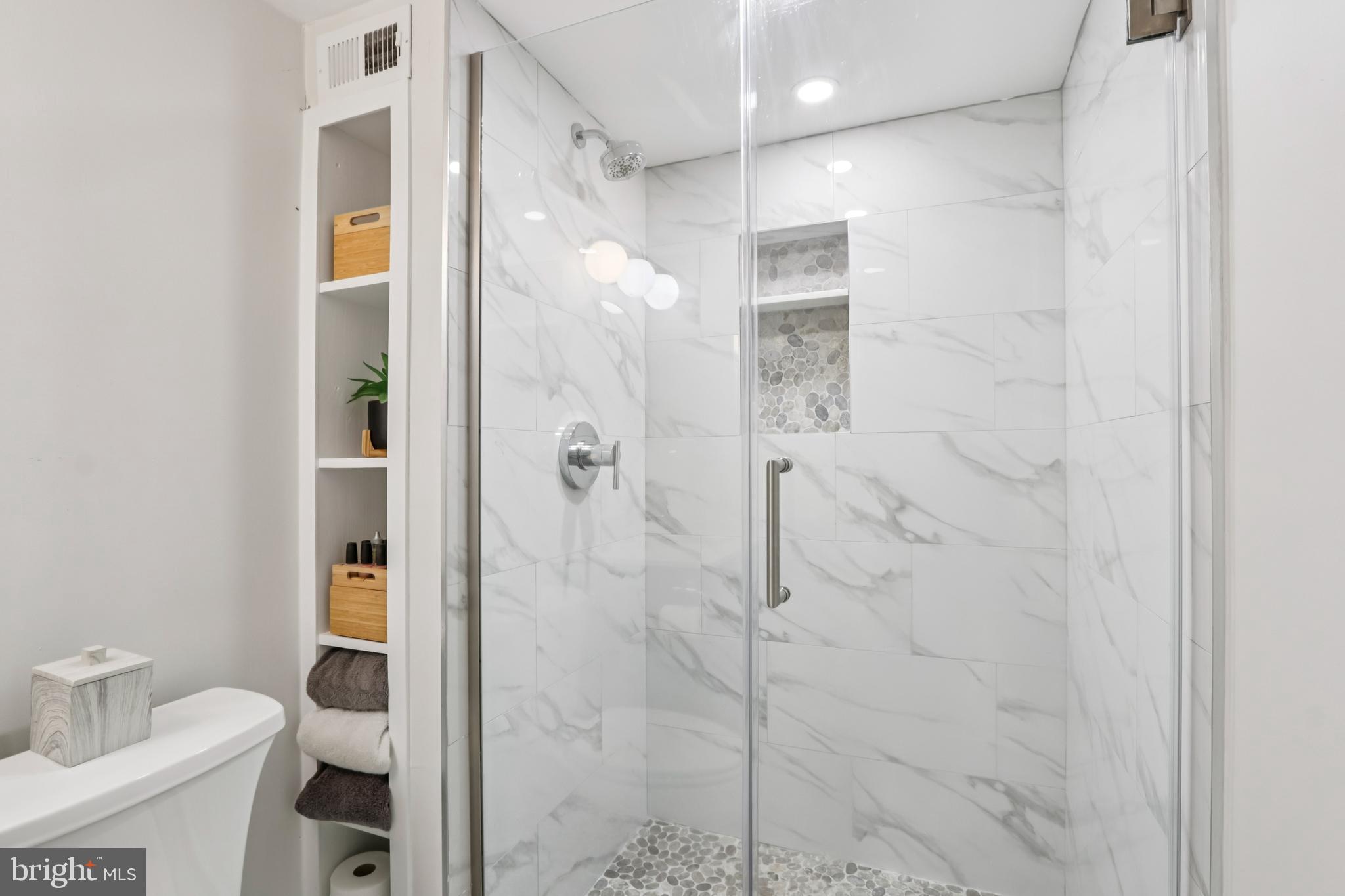 VALLEY FORGE TOWER - Residential