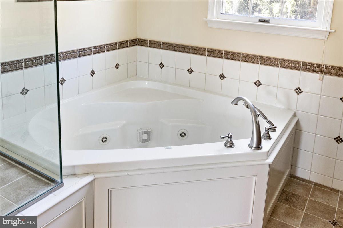 DOYLESTOWN - Residential