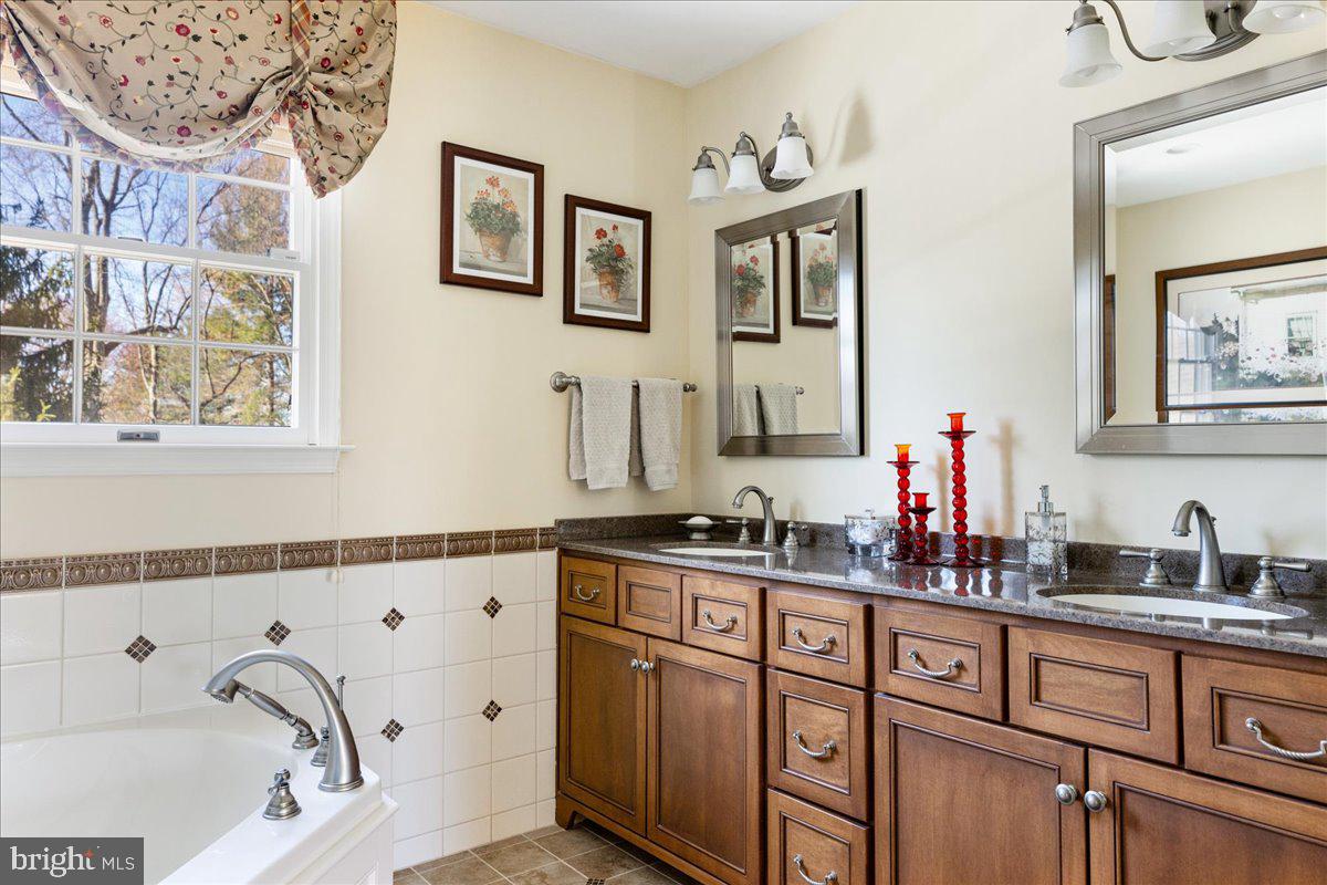 DOYLESTOWN - Residential