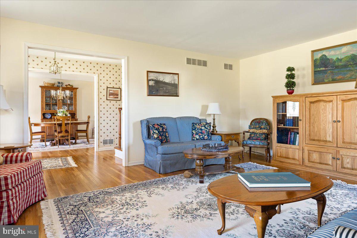 DOYLESTOWN - Residential