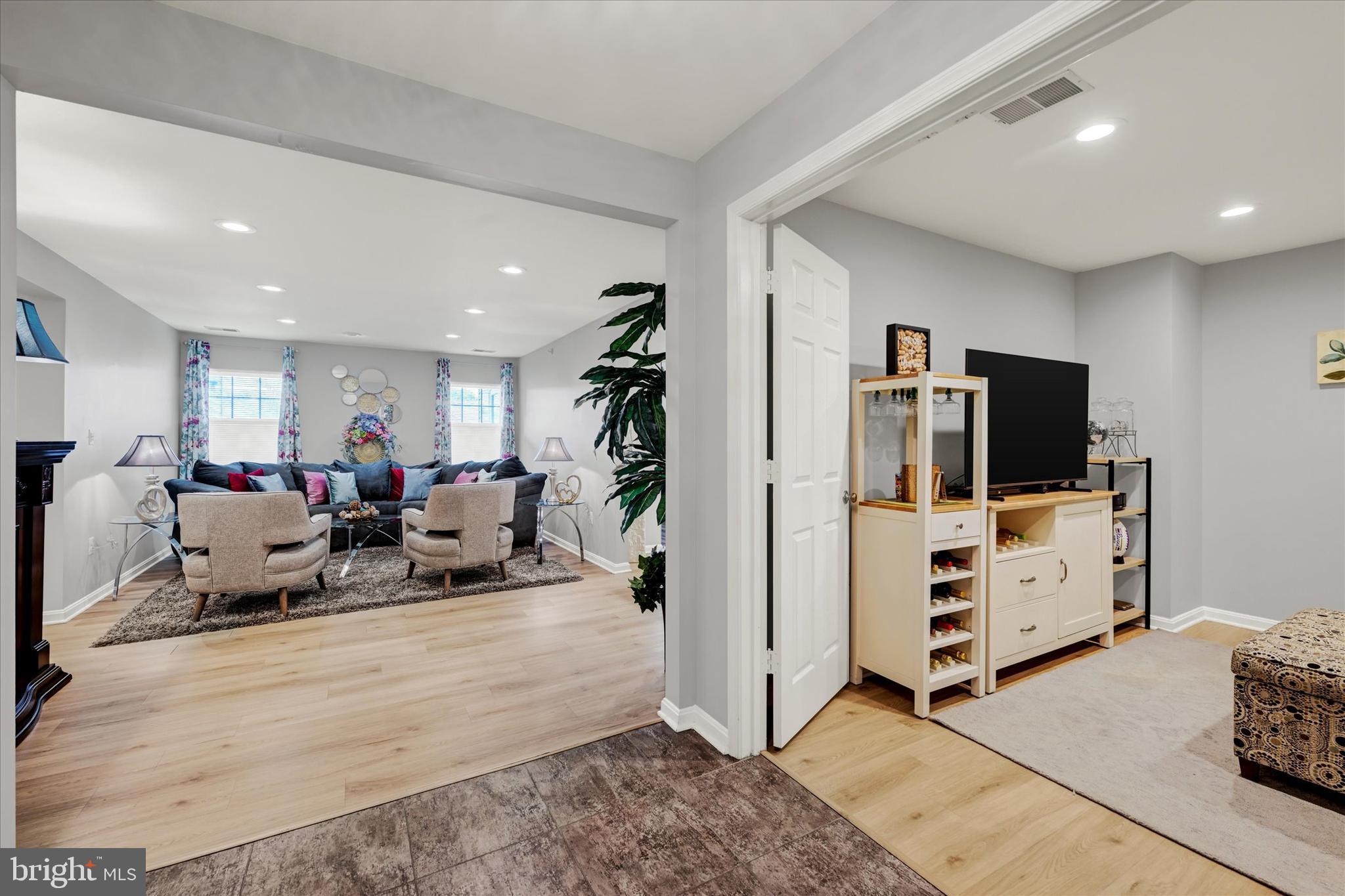 4500 CHAUCER WAY 403