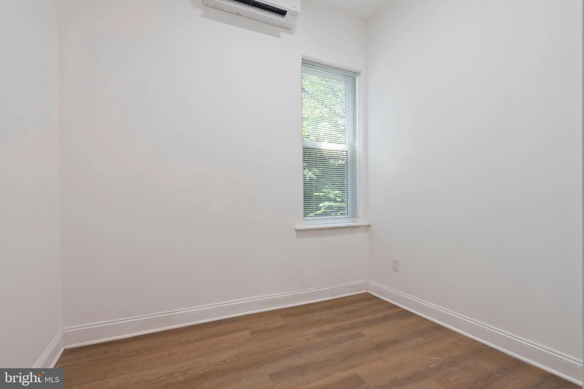 Philadelphia, Pennsylvania 19145, United States, 3 Bedrooms Bedrooms, ,2 BathroomsBathrooms,Residential,Active,143369