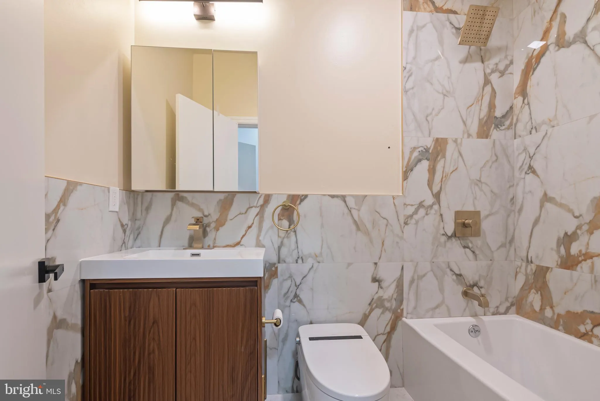 Philadelphia, Pennsylvania 19145, United States, 3 Bedrooms Bedrooms, ,2 BathroomsBathrooms,Residential,Active,143369