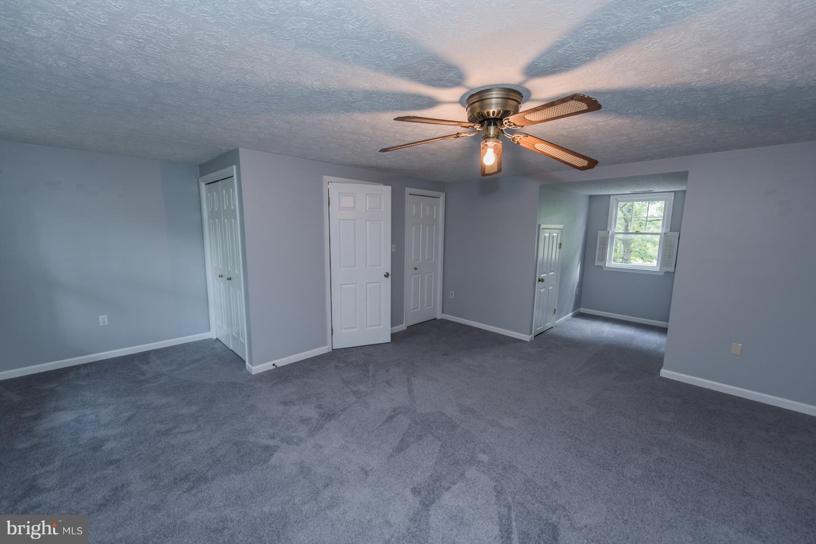 LAKESIDE ESTATES - Residential