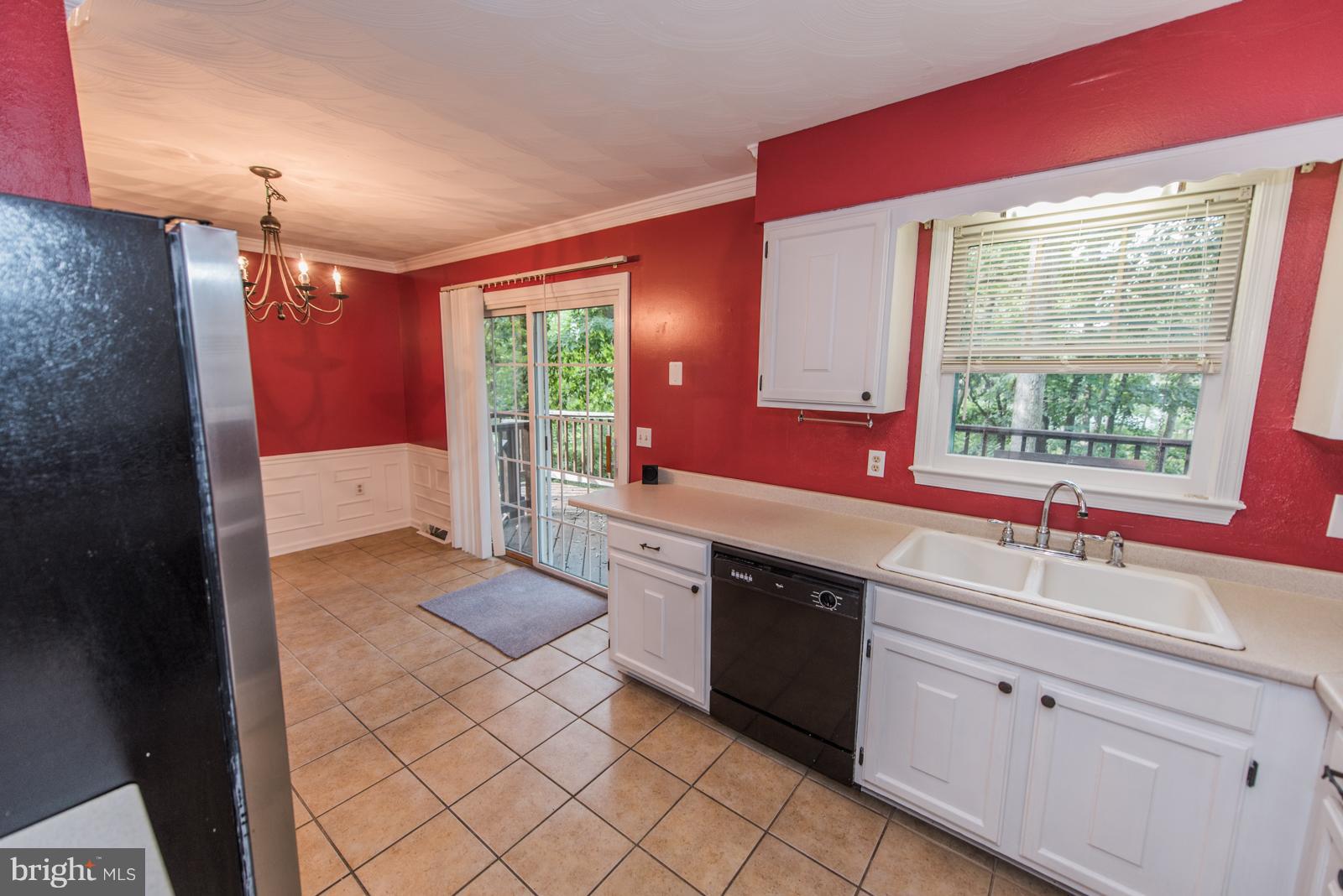 LAKESIDE ESTATES - Residential