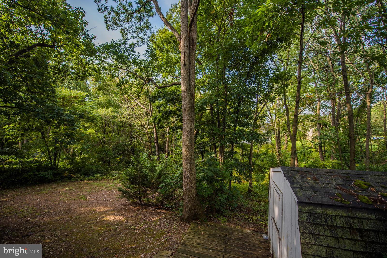 LAKESIDE ESTATES - Residential