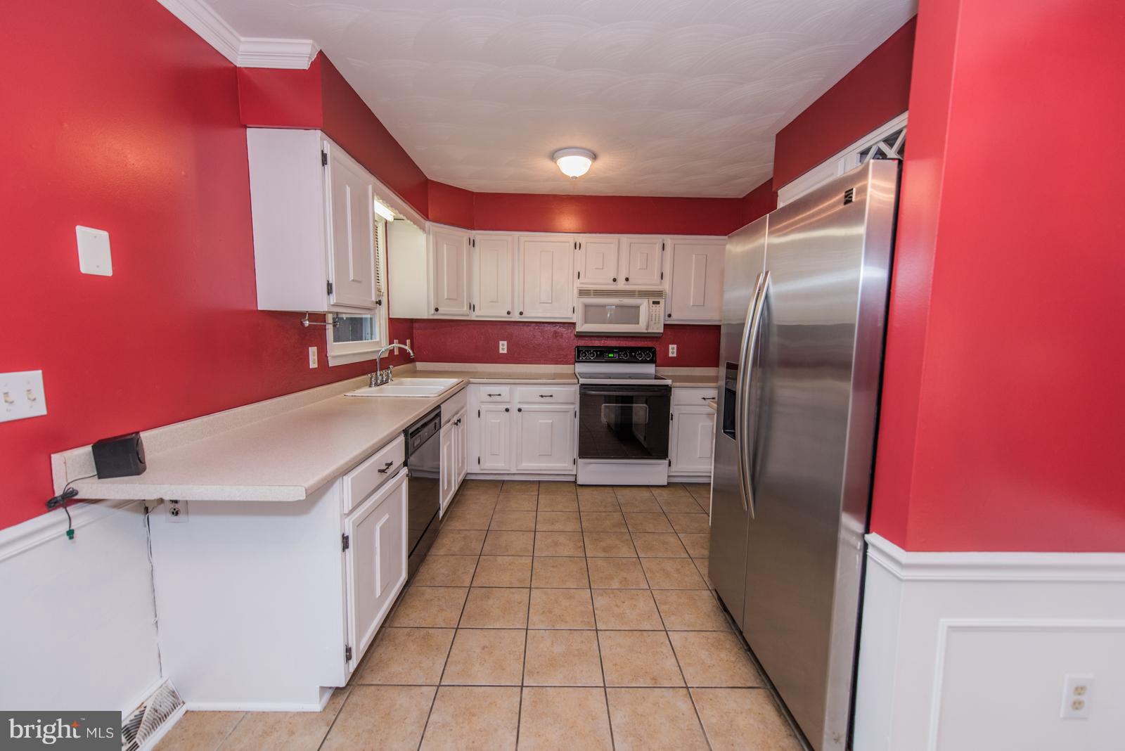 LAKESIDE ESTATES - Residential