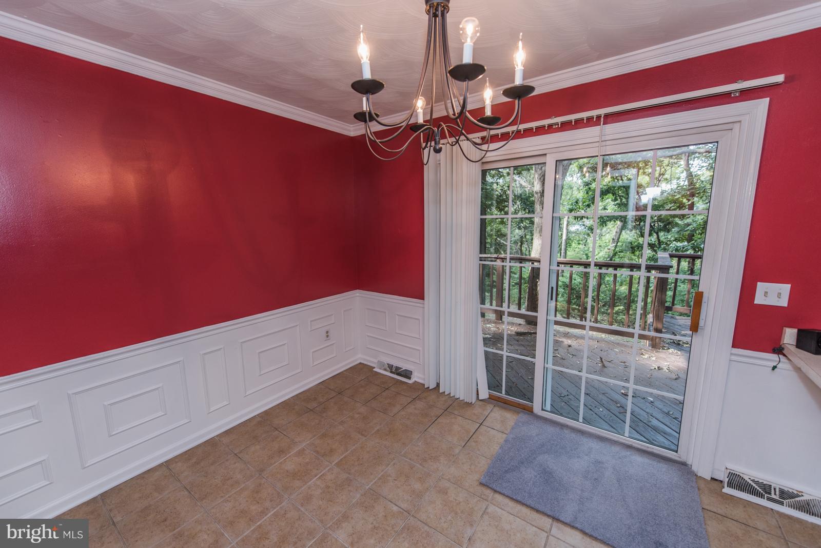 LAKESIDE ESTATES - Residential