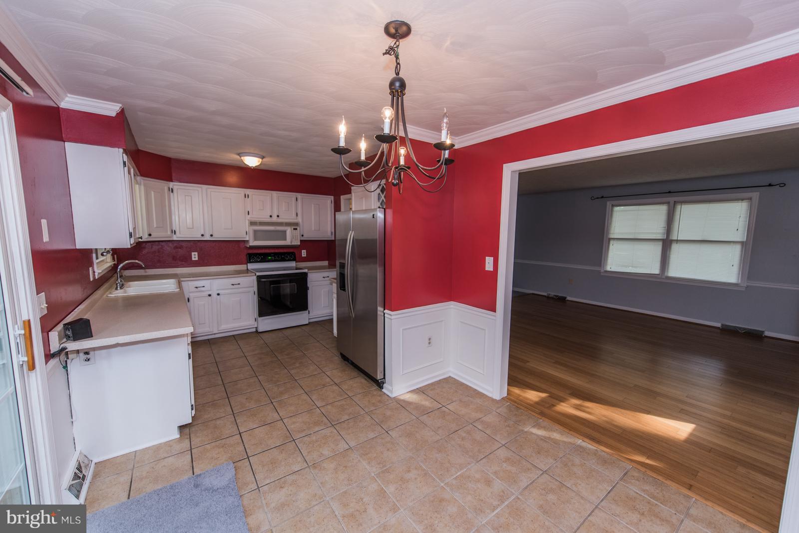 LAKESIDE ESTATES - Residential