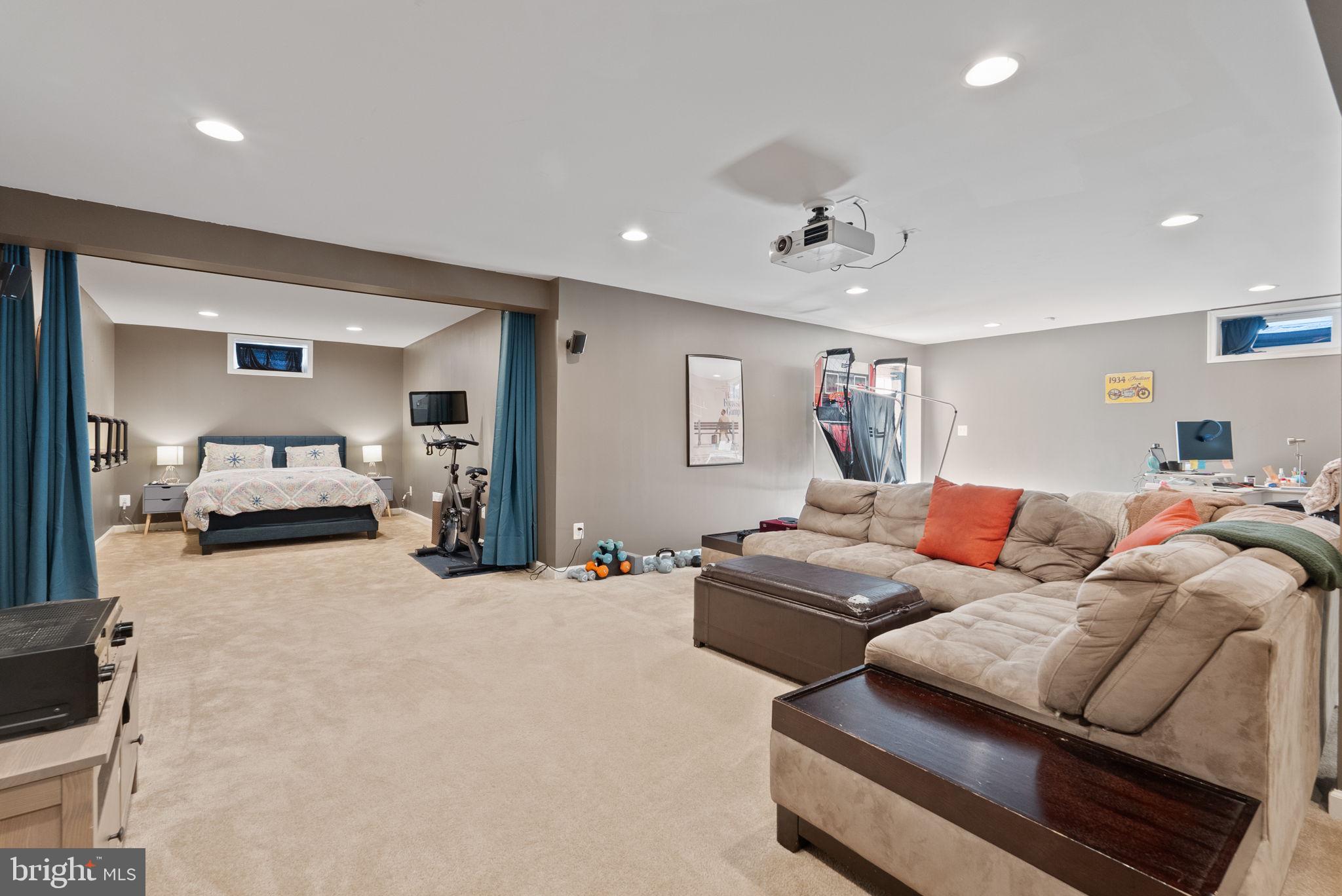 PORT POTOMAC - Residential Lease